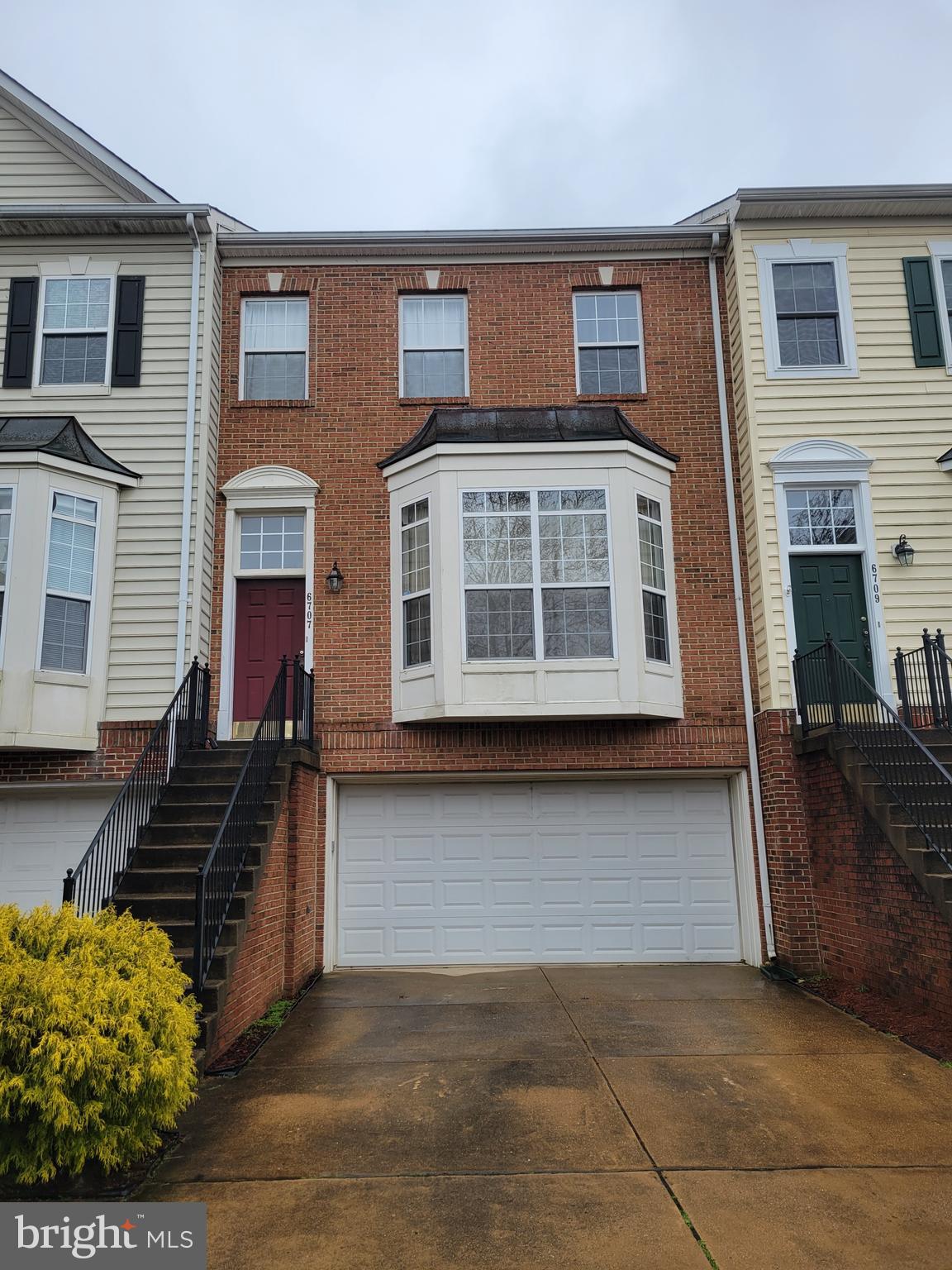 AUTUMN CHASE HUNT - Residential Lease