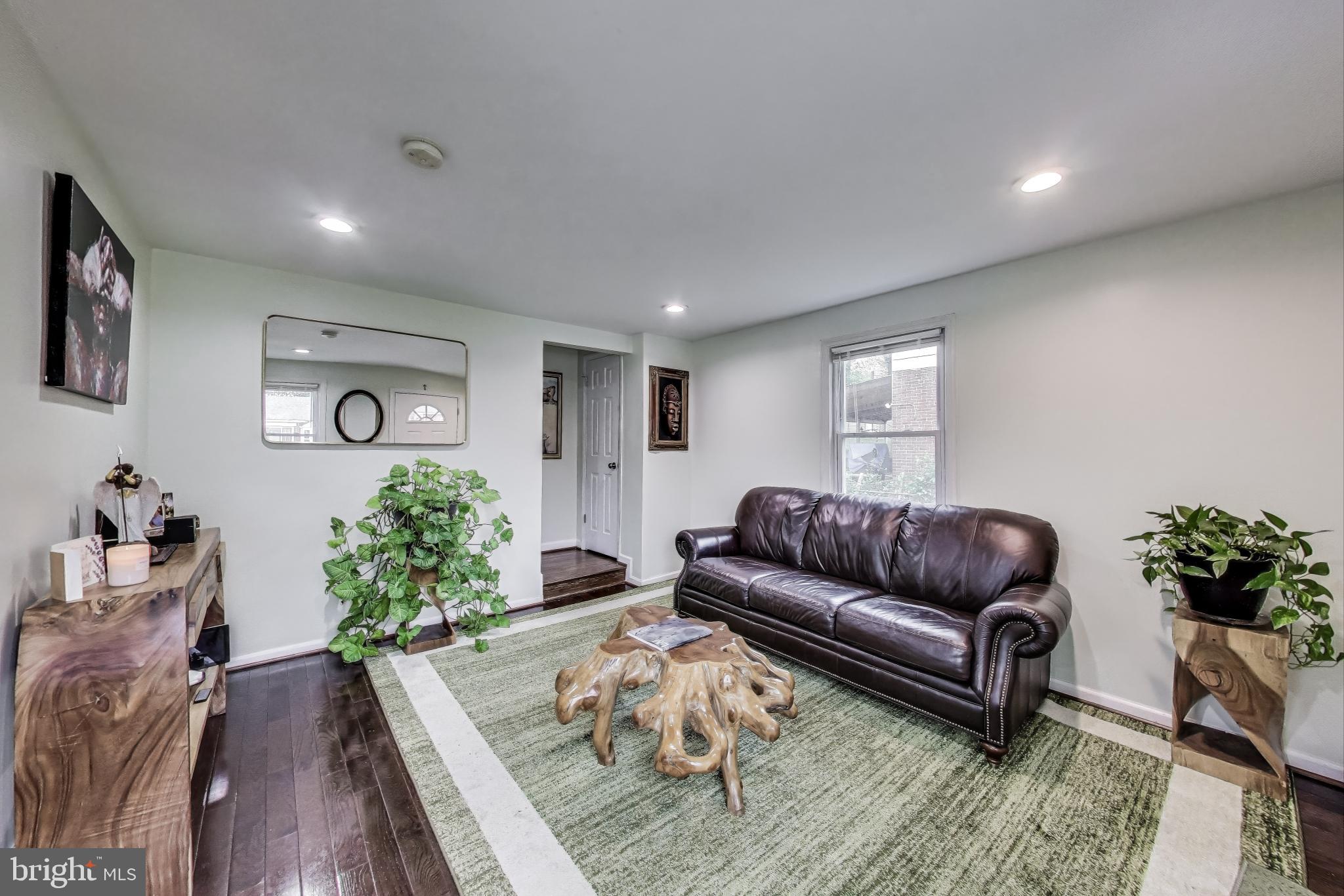 HOLLYWOOD - Residential