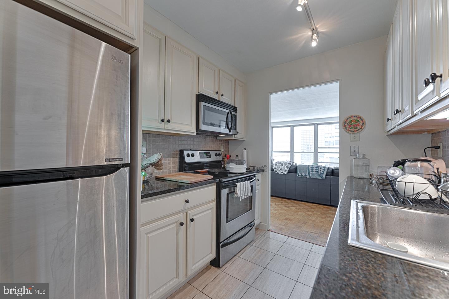 RITTENHOUSE SQUARE - Residential Lease