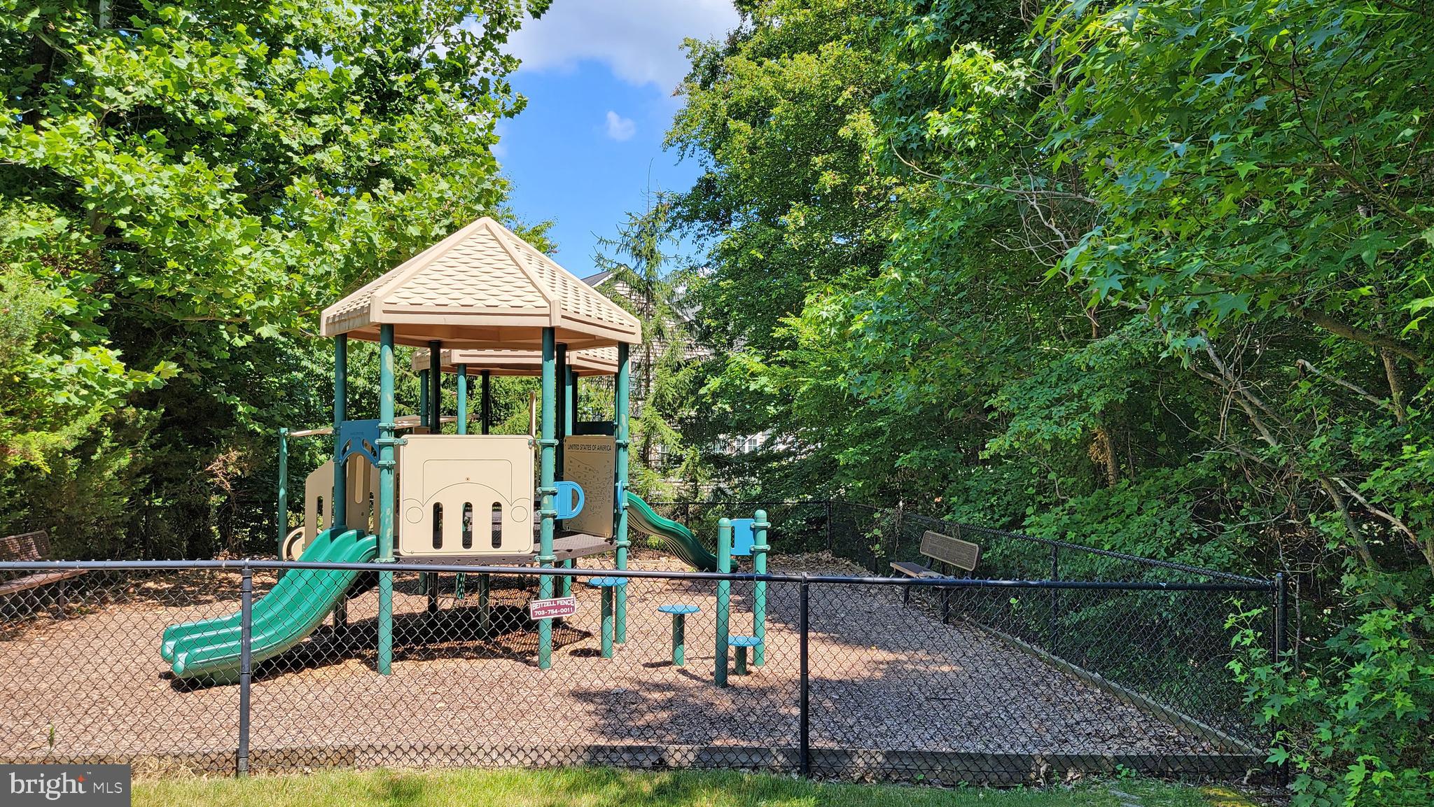 GUNSTON SQUARE - Residential