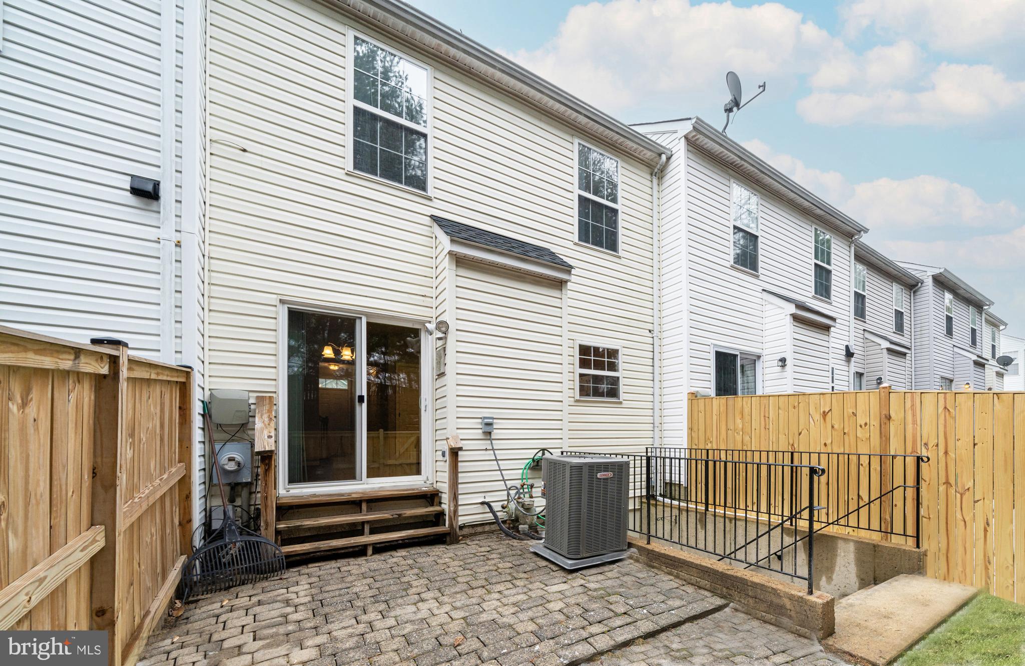 GUNSTON SQUARE - Residential
