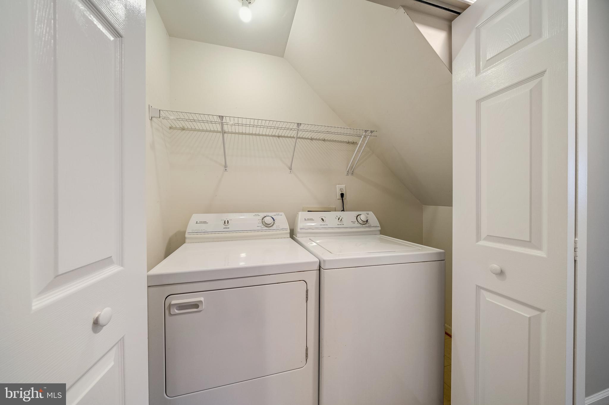 GUNSTON SQUARE - Residential