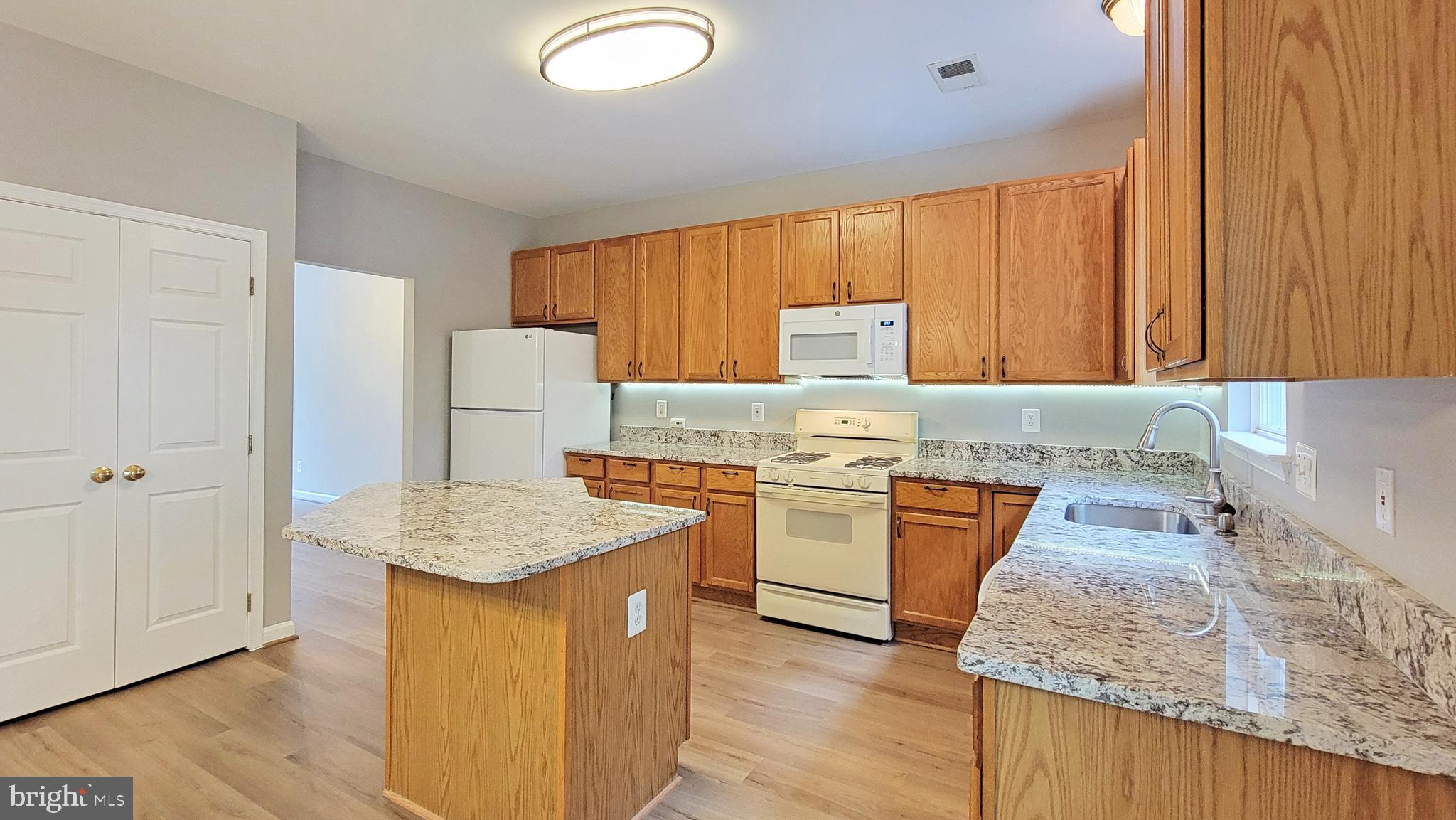 GUNSTON SQUARE - Residential