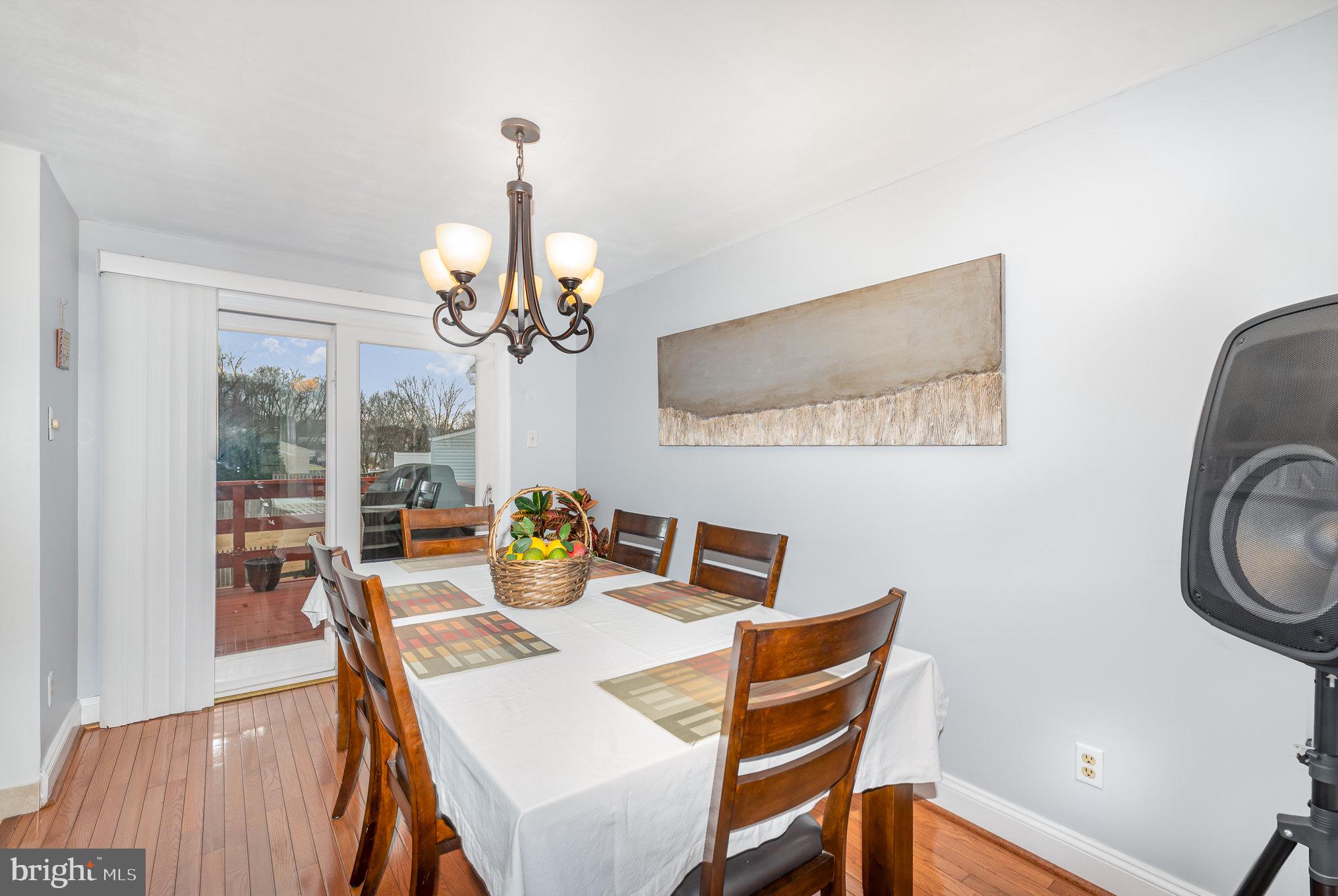 HALLFIELD MANOR - Residential