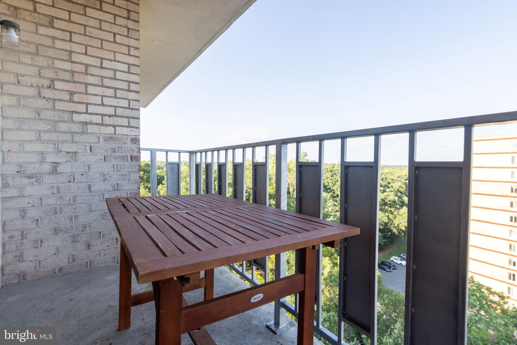 PINEWAY TOWERS - Residential Lease