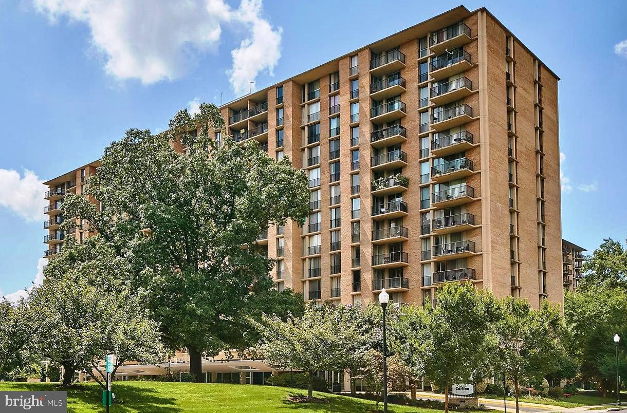 Spacious Studio Unit located on the top floor near the laundry room! Open and bright with two doors that open up to the balcony. All utilities included in the rent The Carlton has great amenities and has been recently updated in the lobby and open areas, enjoy the fitness center, party room, pool, tennis, onsite mini mart store, and the 24 hour Concierge desk. Just minutes to bike trails, Shirlington, shops, schools, and commuting, Ballston Metro, Crystal City, I-395, Rt 50, I-66, and Bus Service!