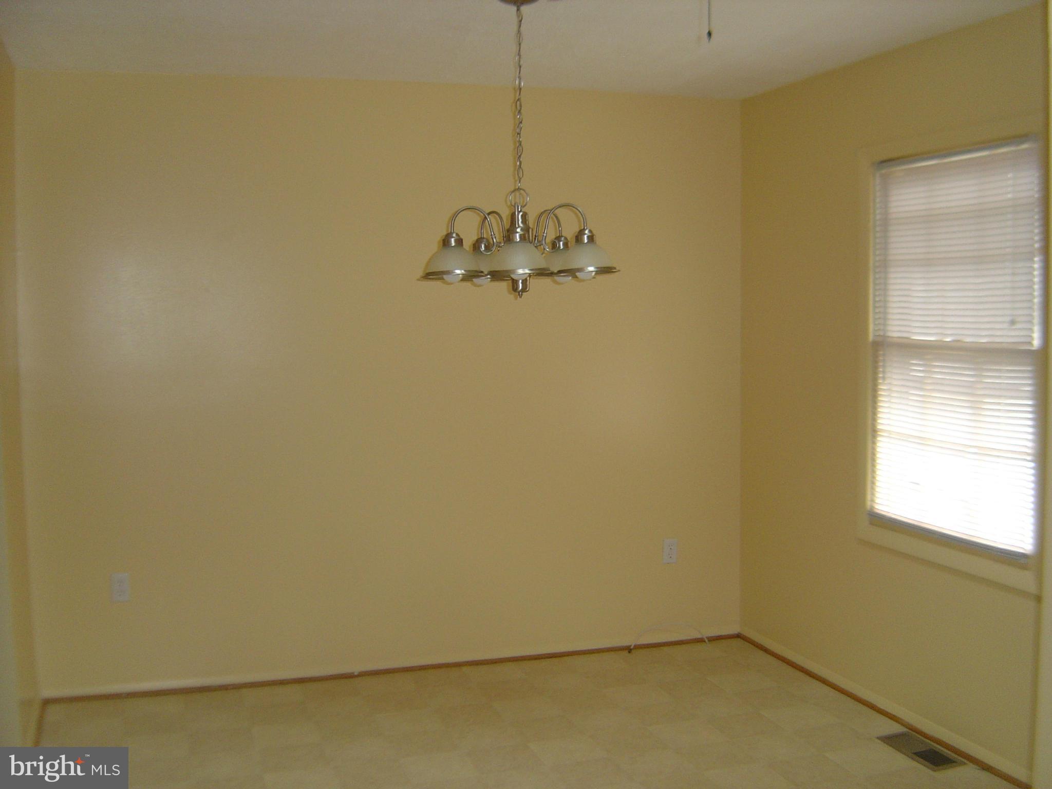 FOUR SEASONS ESTATES - Residential Lease