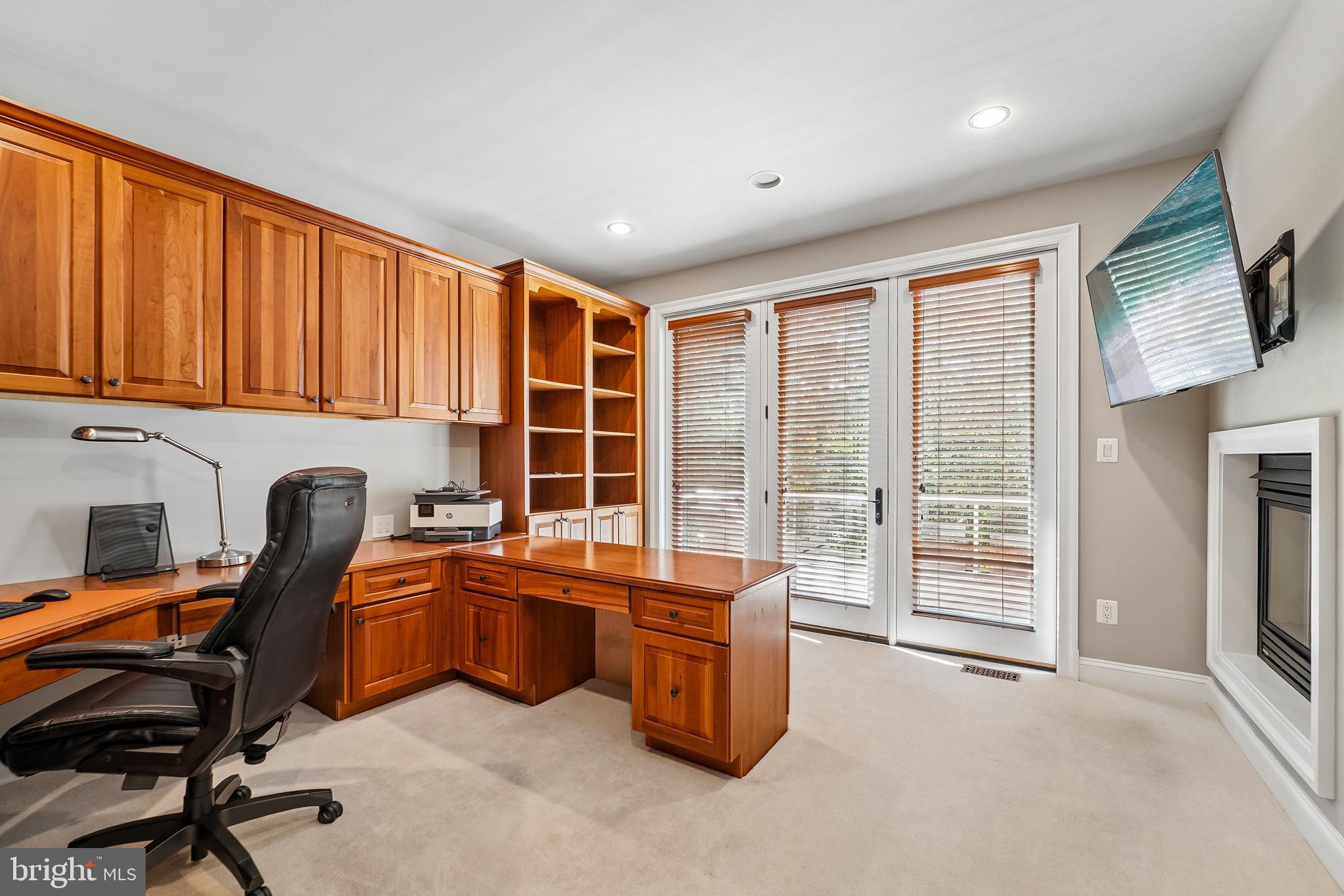 BLUFF POINT ON SEVERN - Residential