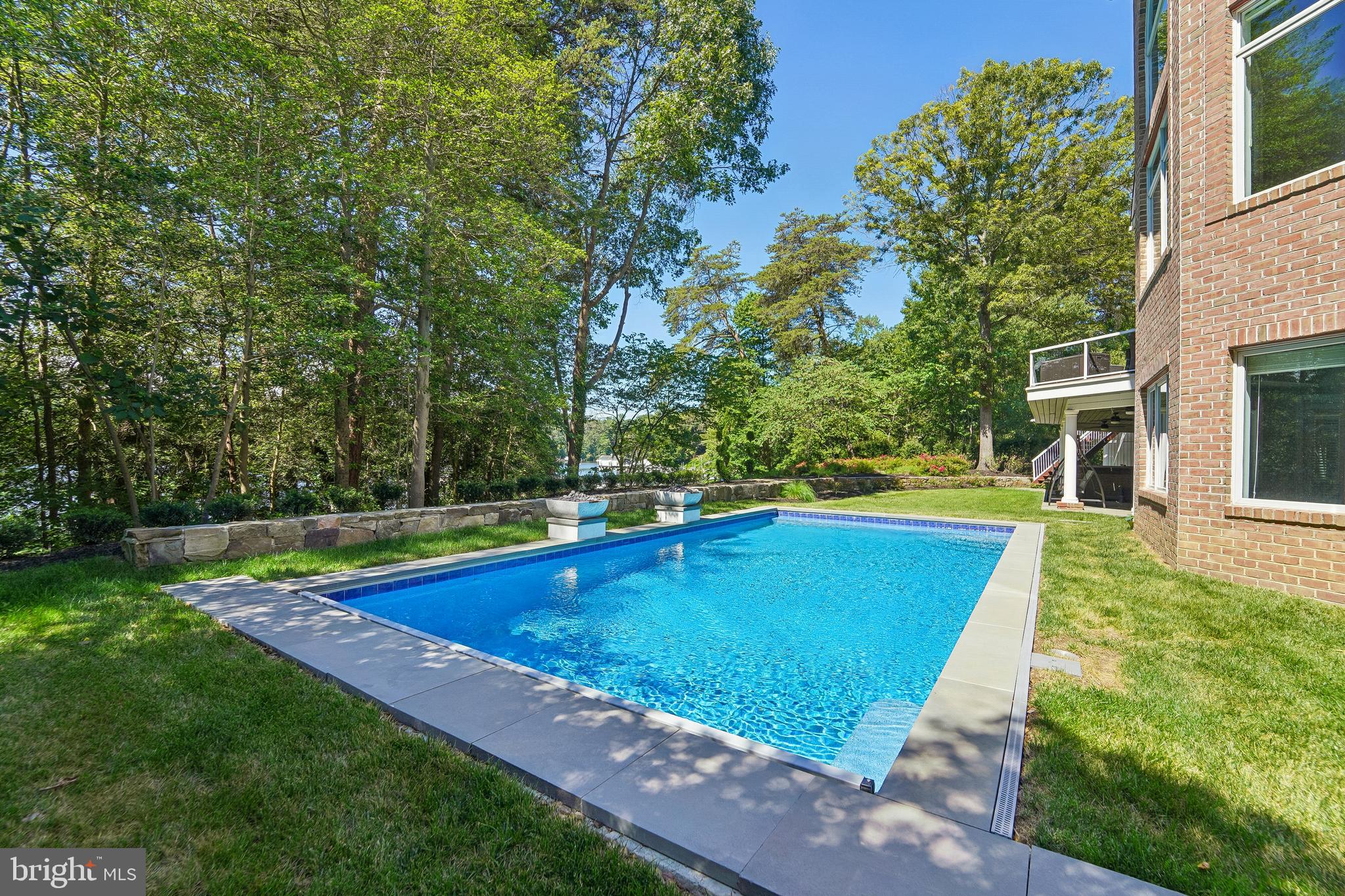 BLUFF POINT ON SEVERN - Residential