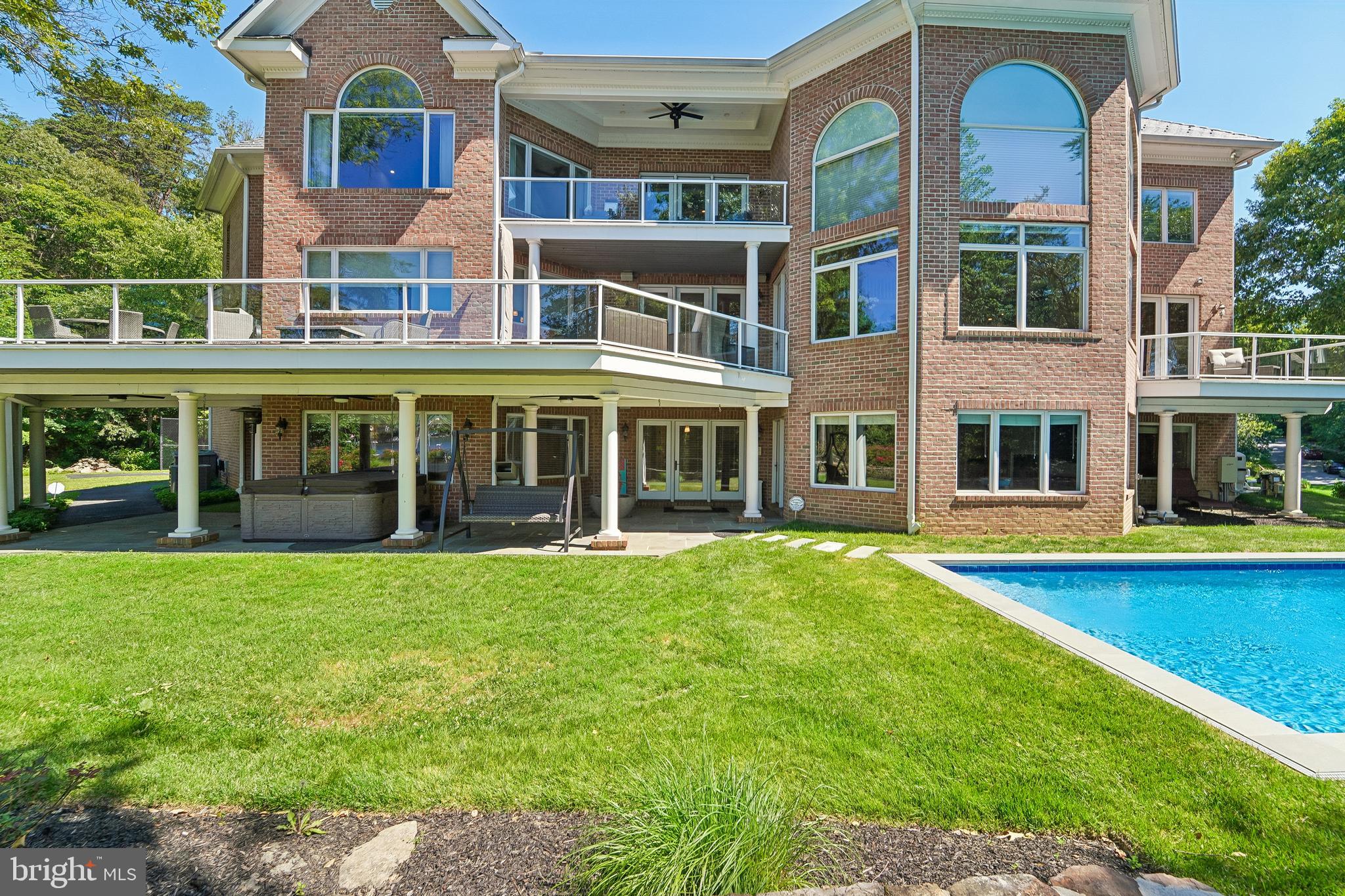 BLUFF POINT ON SEVERN - Residential
