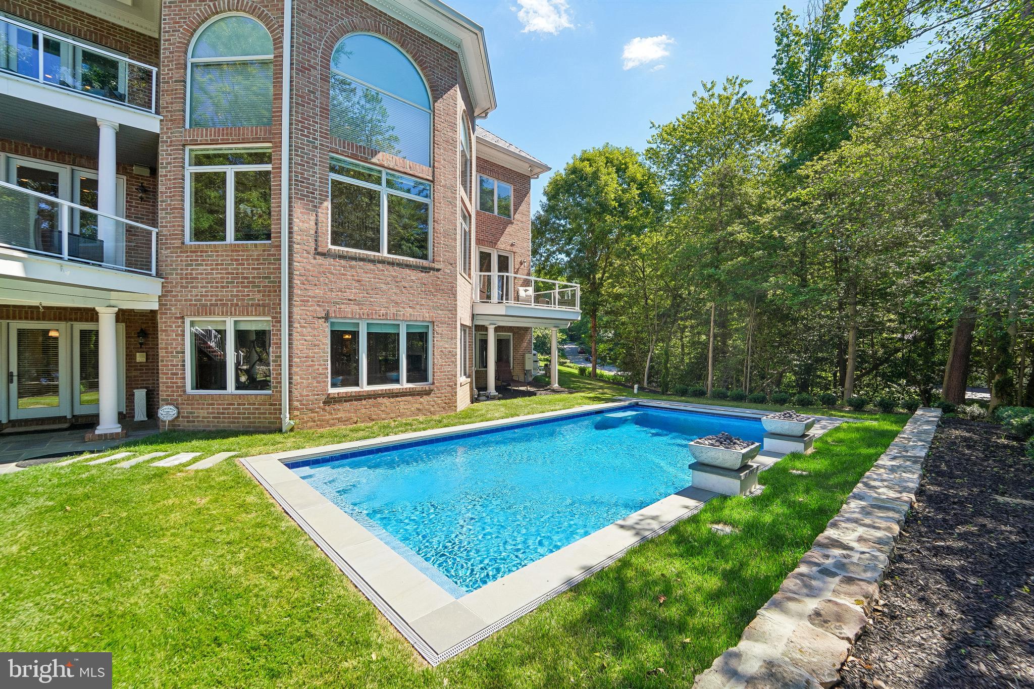 BLUFF POINT ON SEVERN - Residential