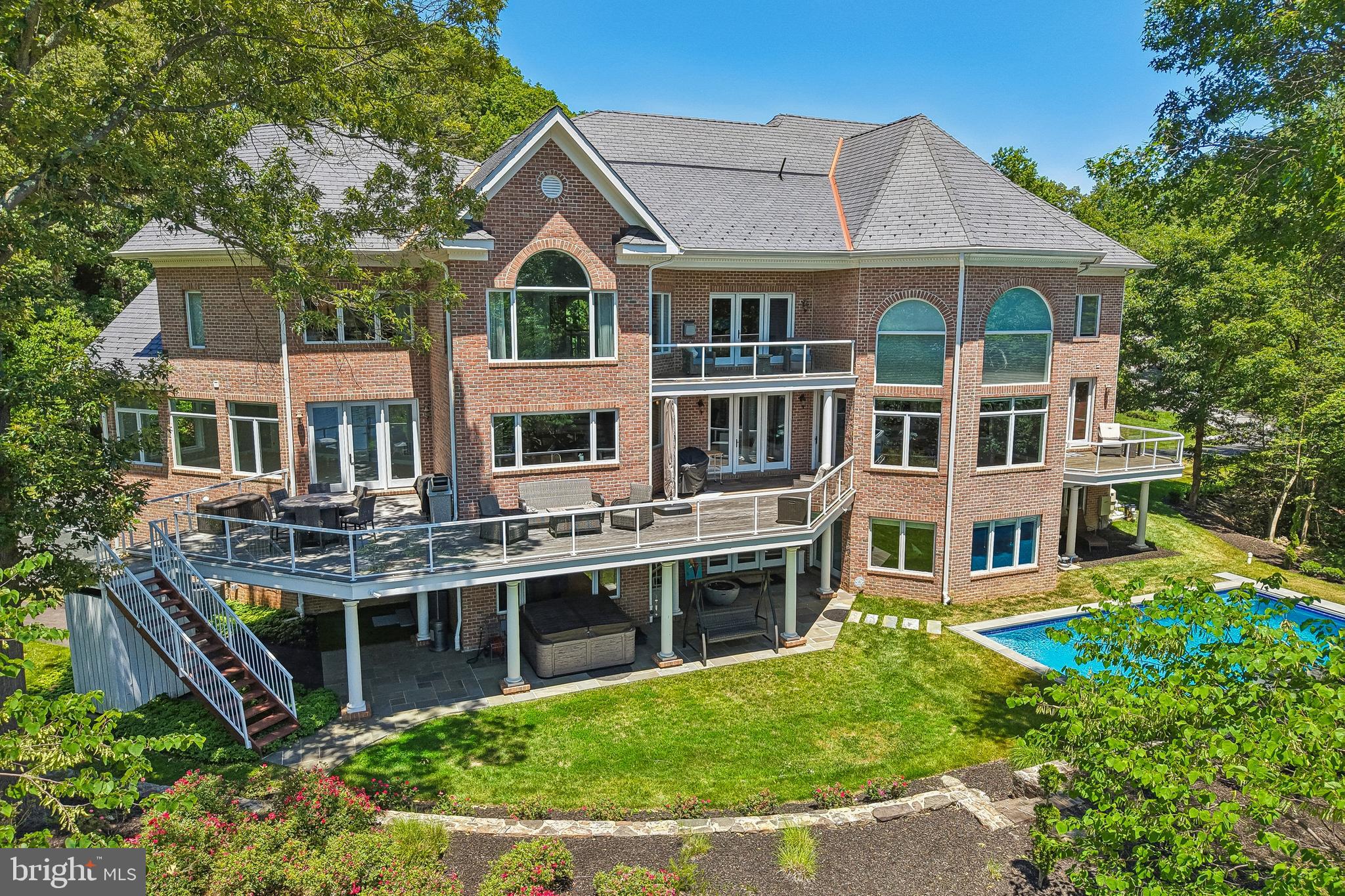 BLUFF POINT ON SEVERN - Residential