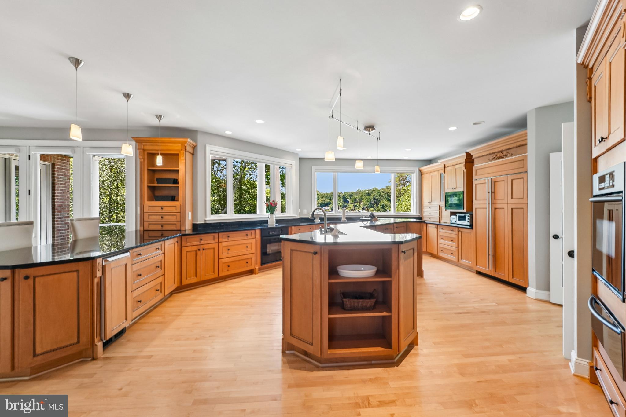 BLUFF POINT ON SEVERN - Residential