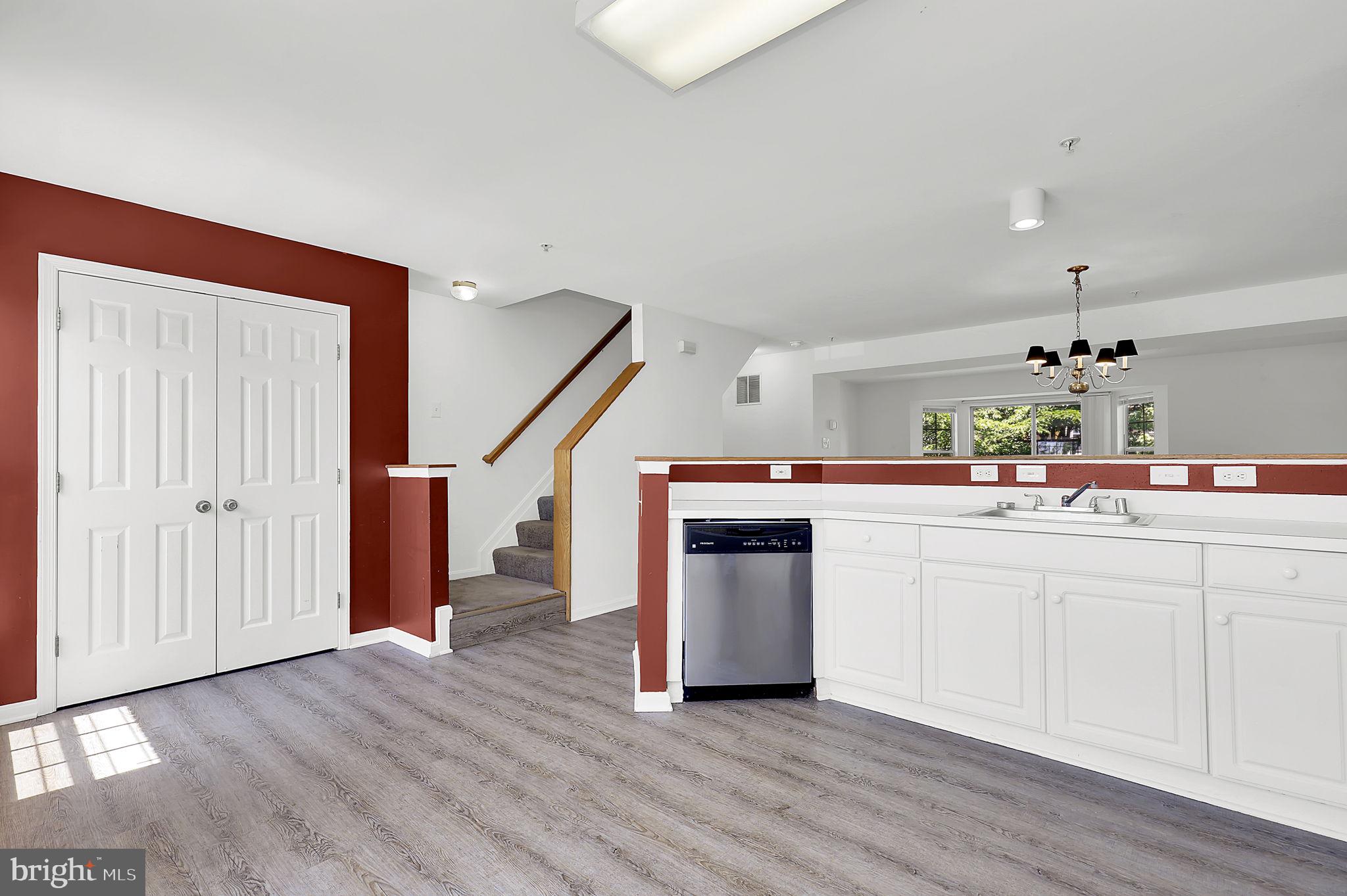 VILLAGE OF LONG REACH - Residential
