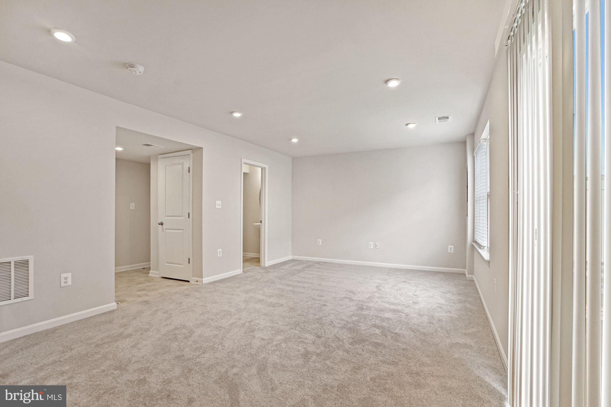 HIGHLAND PARK - Residential Lease