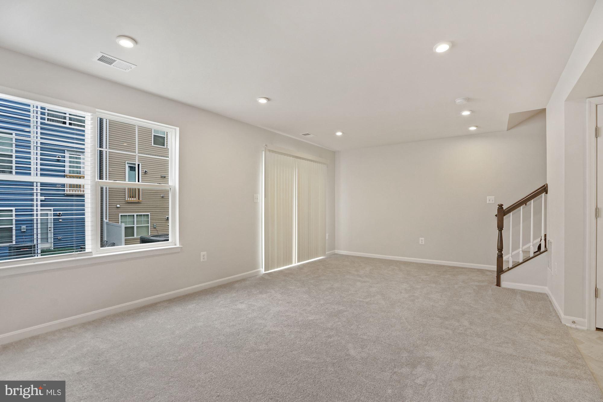 HIGHLAND PARK - Residential Lease