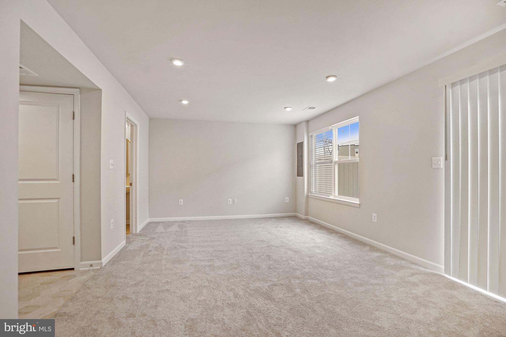 HIGHLAND PARK - Residential Lease