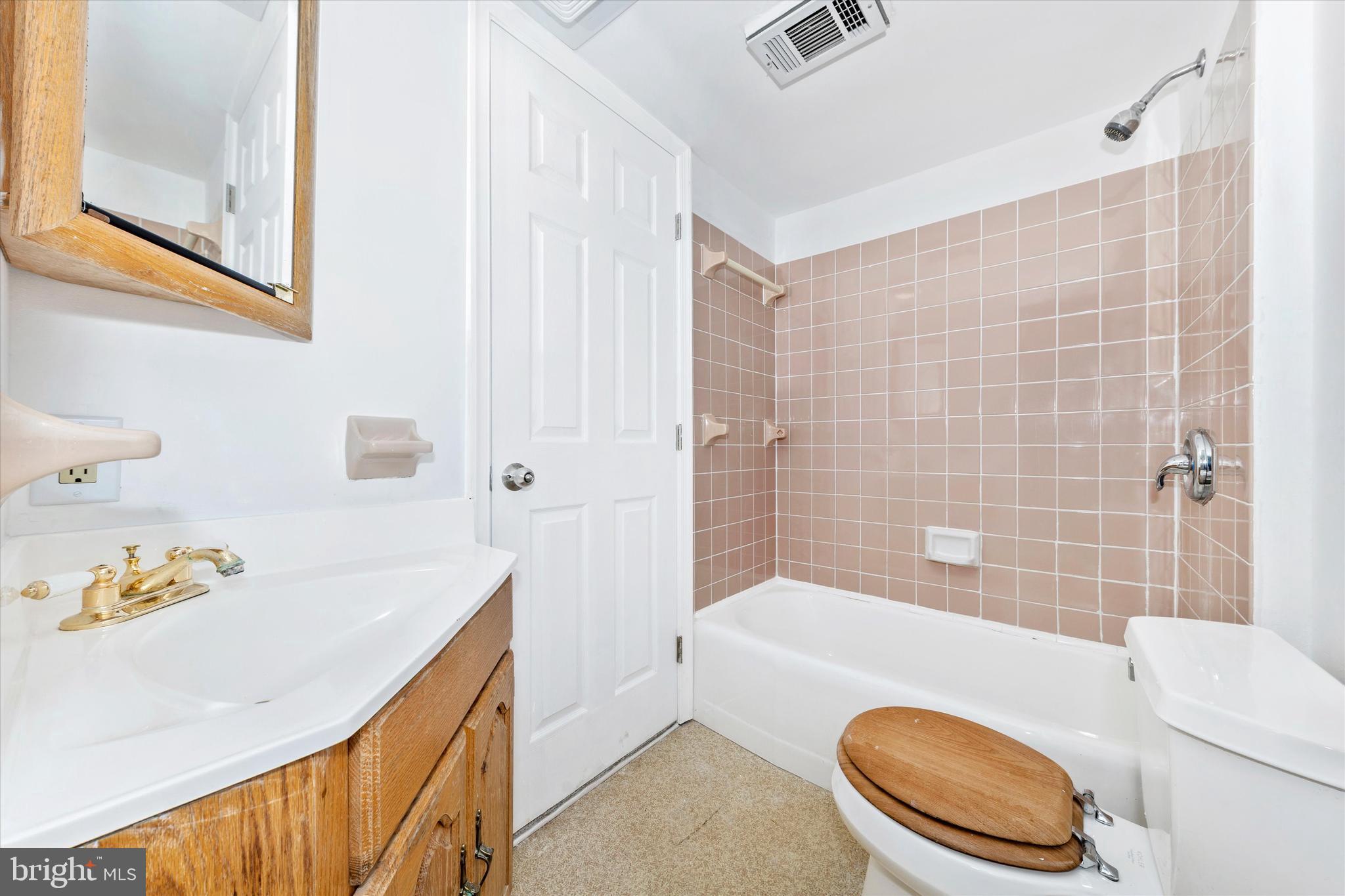 MEADOWBROOK ESTATES - Residential