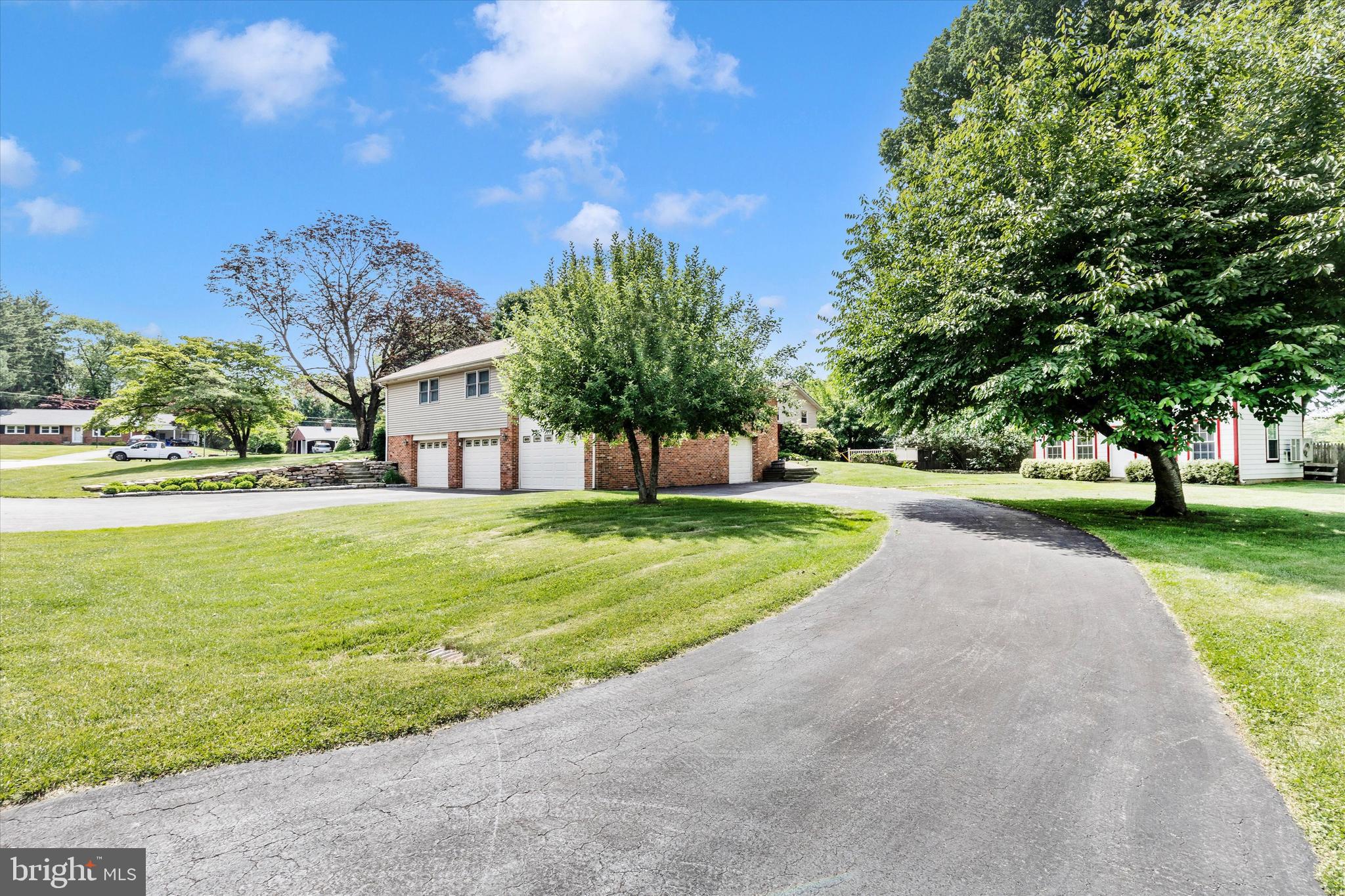 MEADOWBROOK ESTATES - Residential