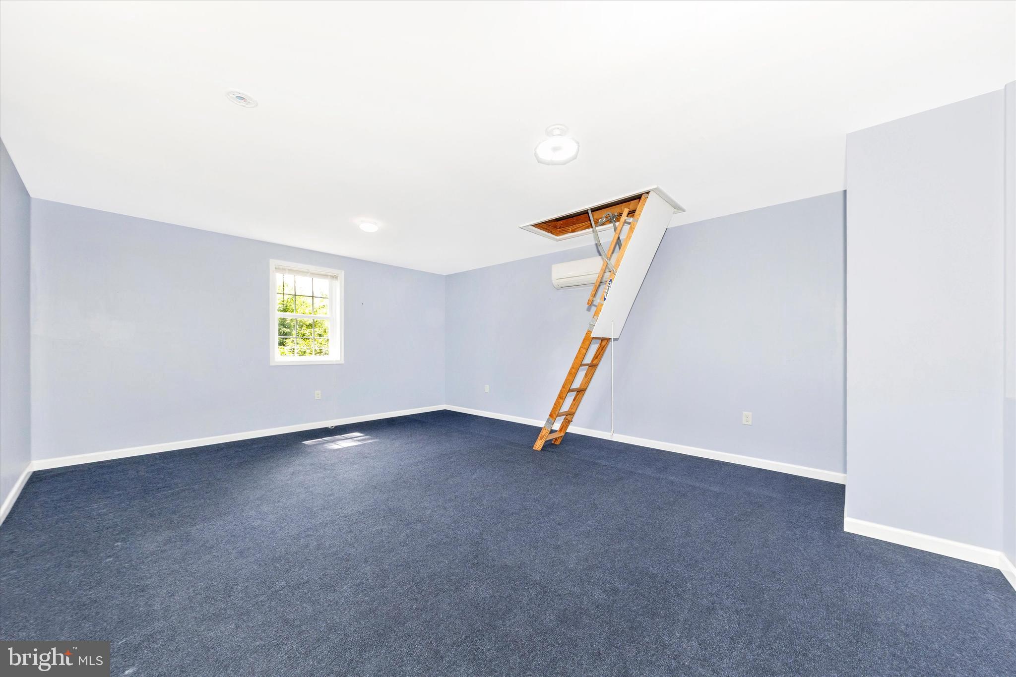 MEADOWBROOK ESTATES - Residential