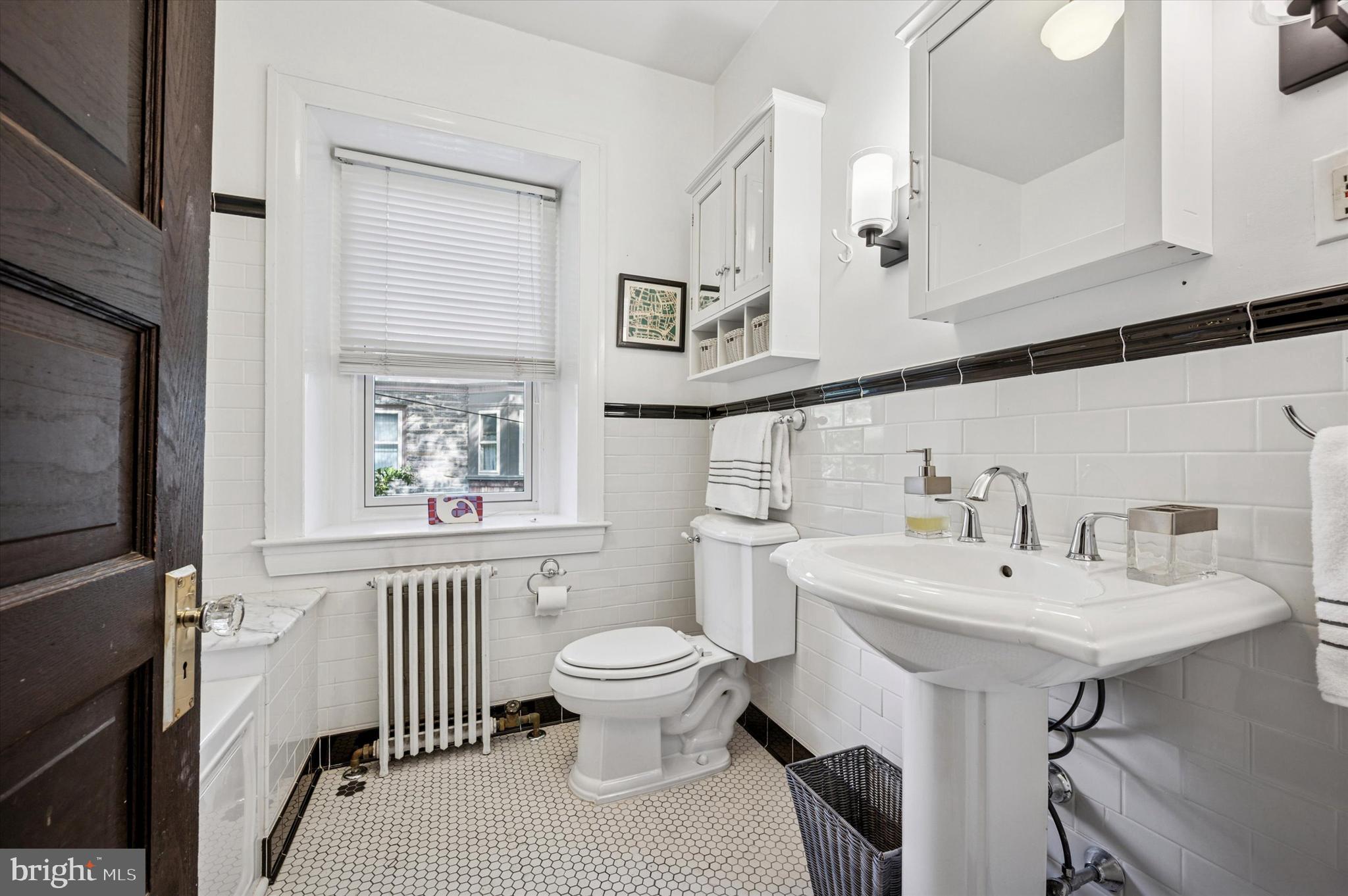 CHESTNUT HILL - Residential