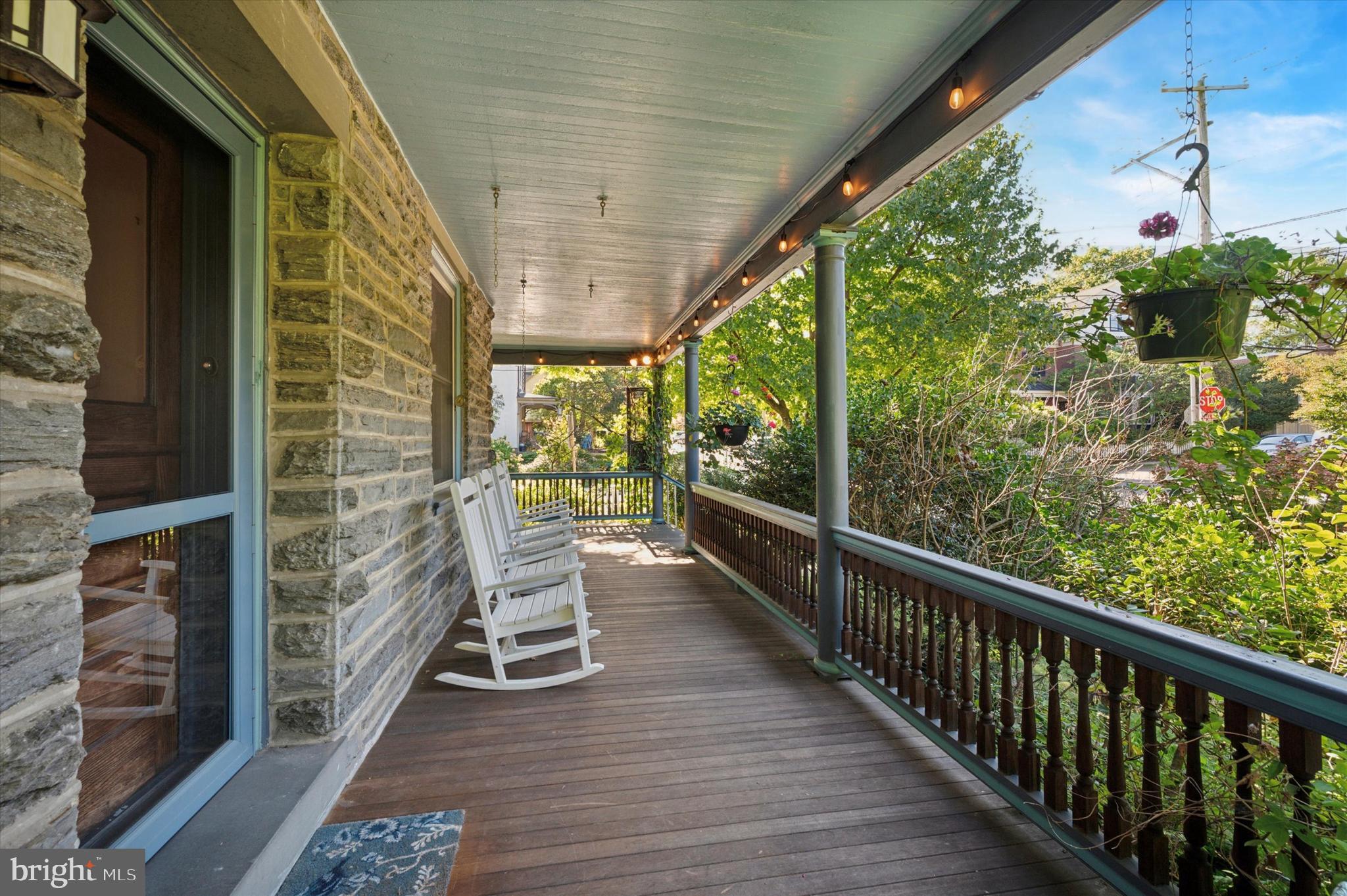 CHESTNUT HILL - Residential