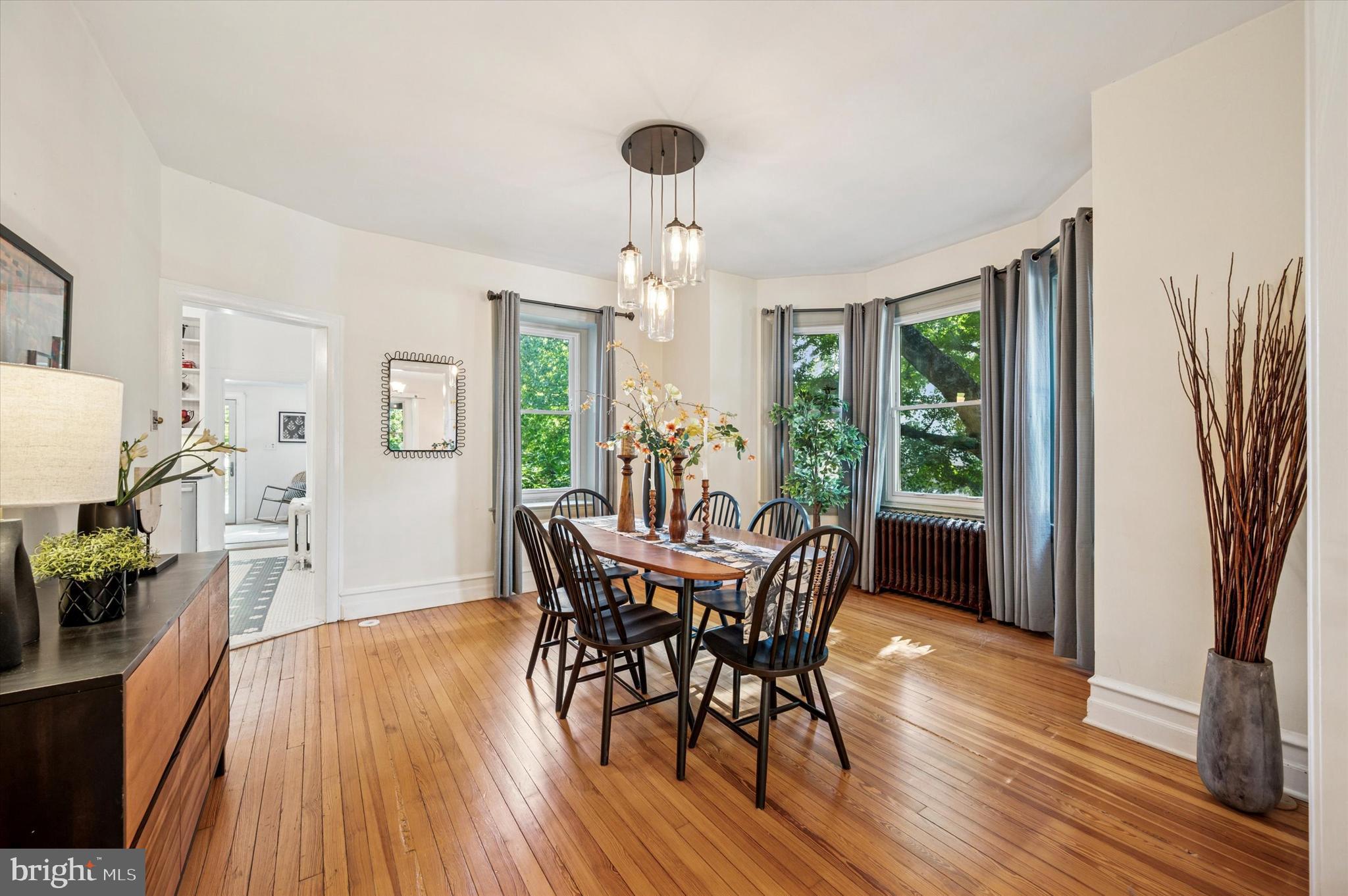 CHESTNUT HILL - Residential
