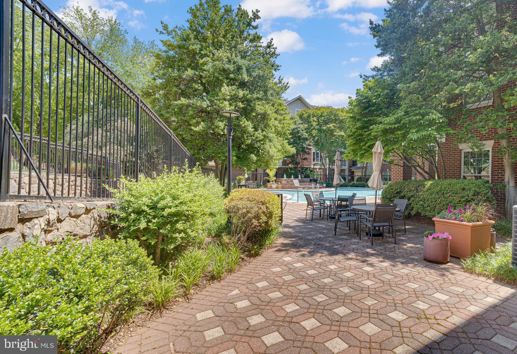 GATES OF MCLEAN - Residential