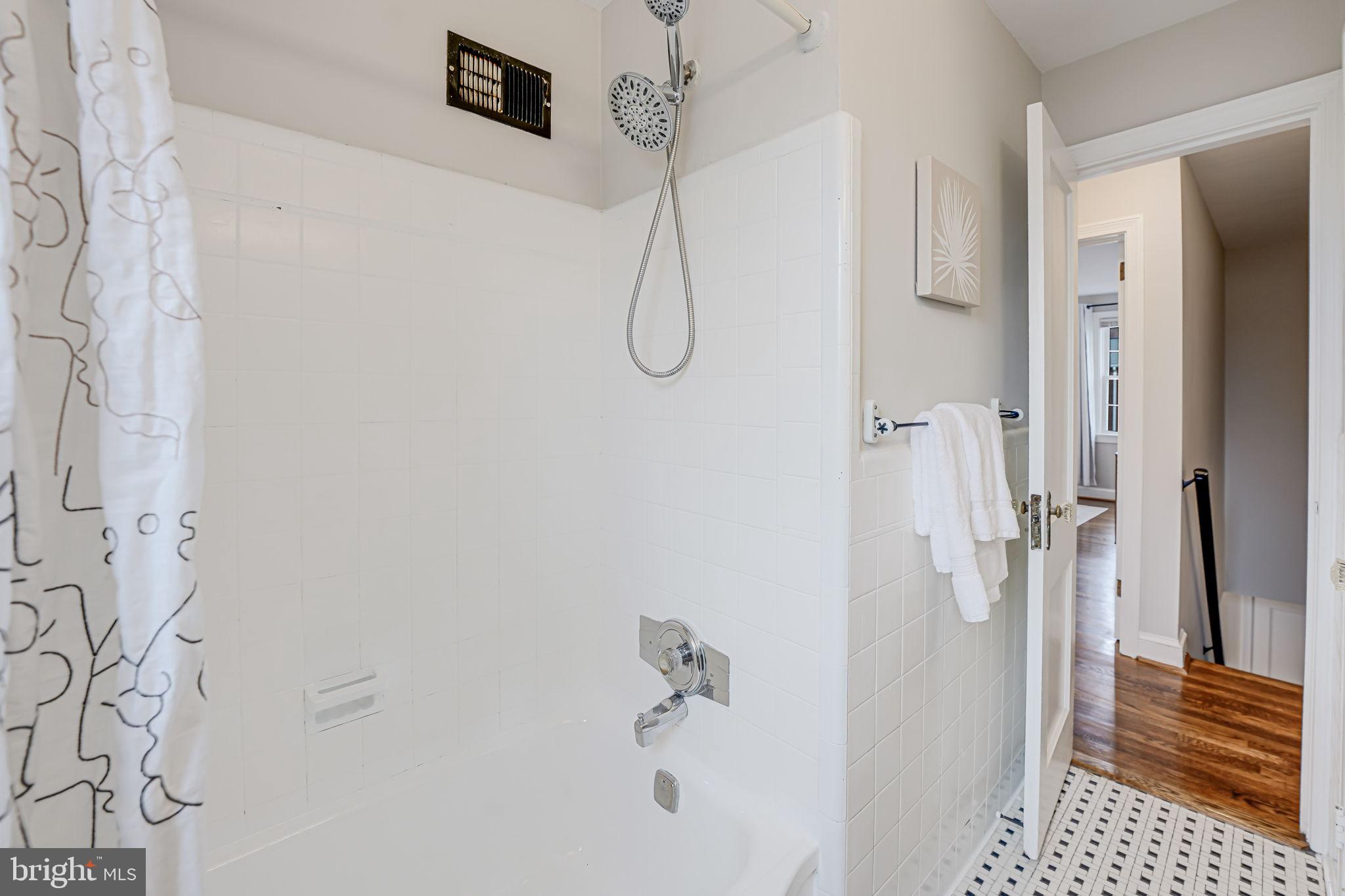 ARLINGTON HEIGHTS - Residential