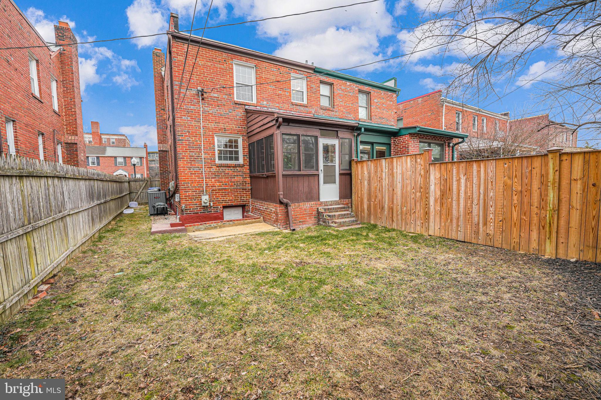 ARLINGTON HEIGHTS - Residential