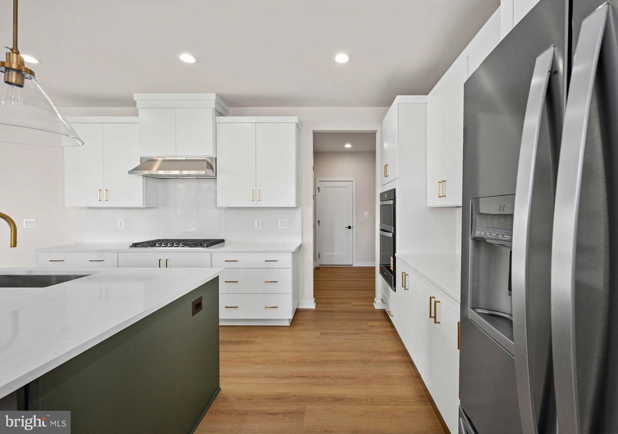 PARKSIDE VILLAGE - Residential