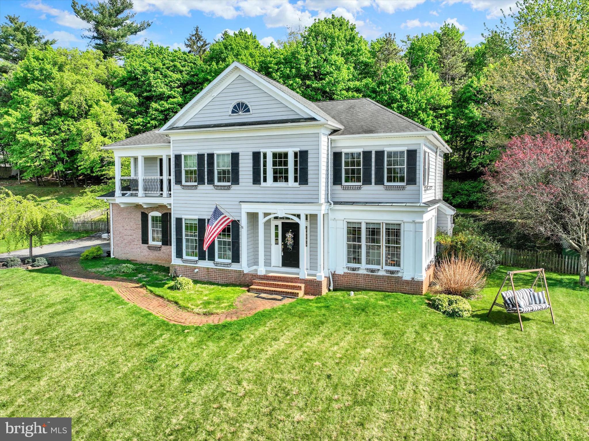 COLONIAL MEADOWS - Residential