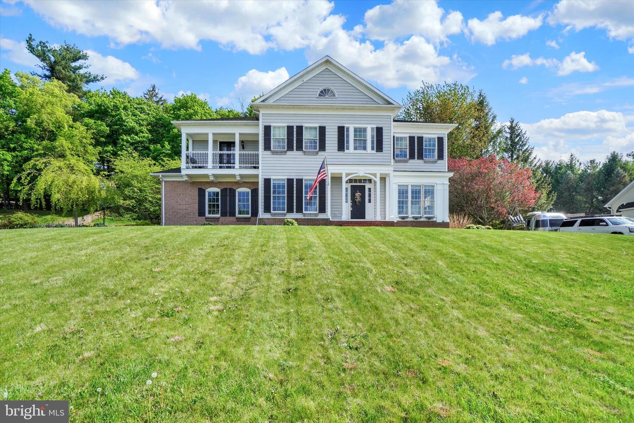 COLONIAL MEADOWS - Residential