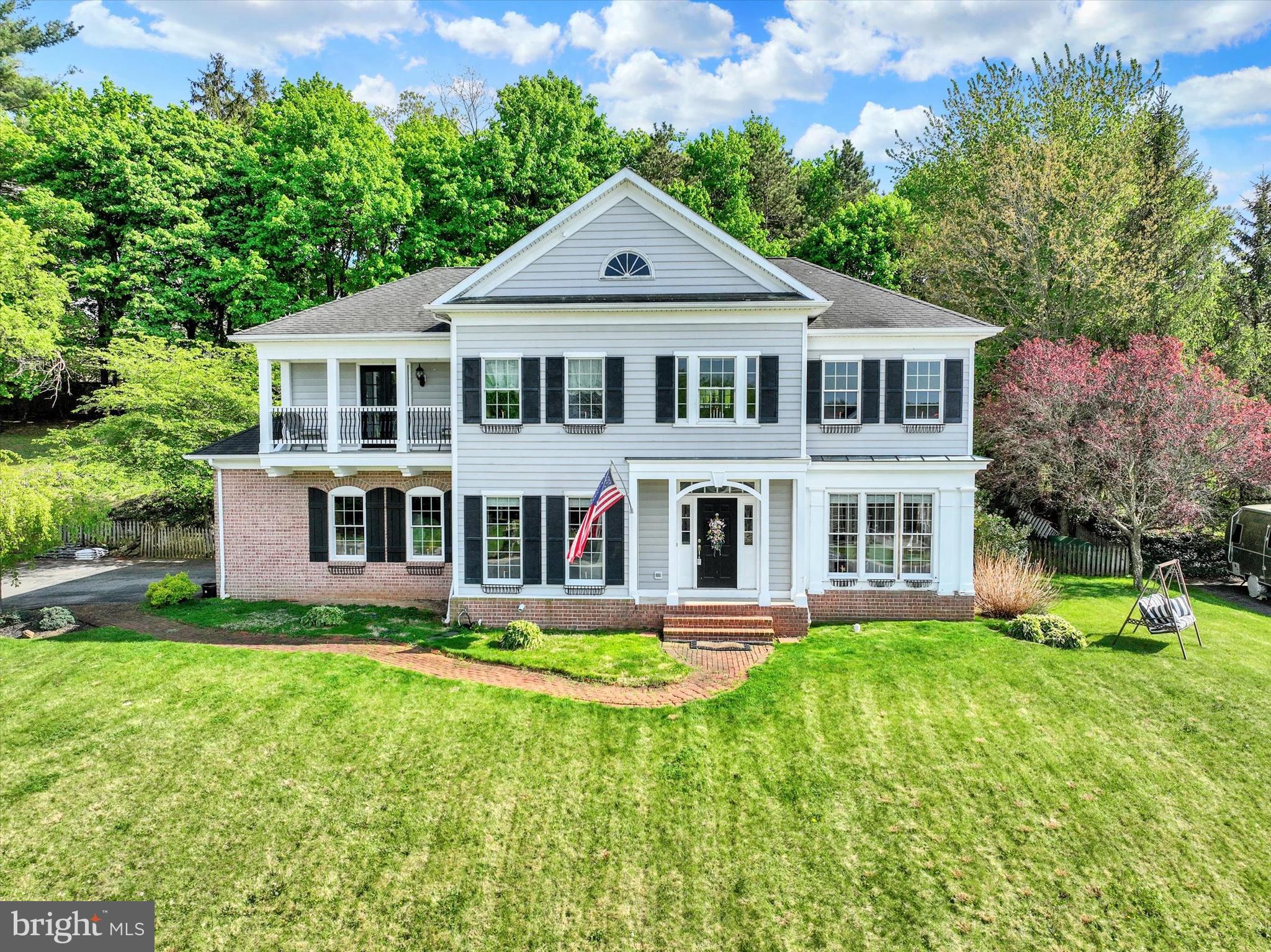 COLONIAL MEADOWS - Residential