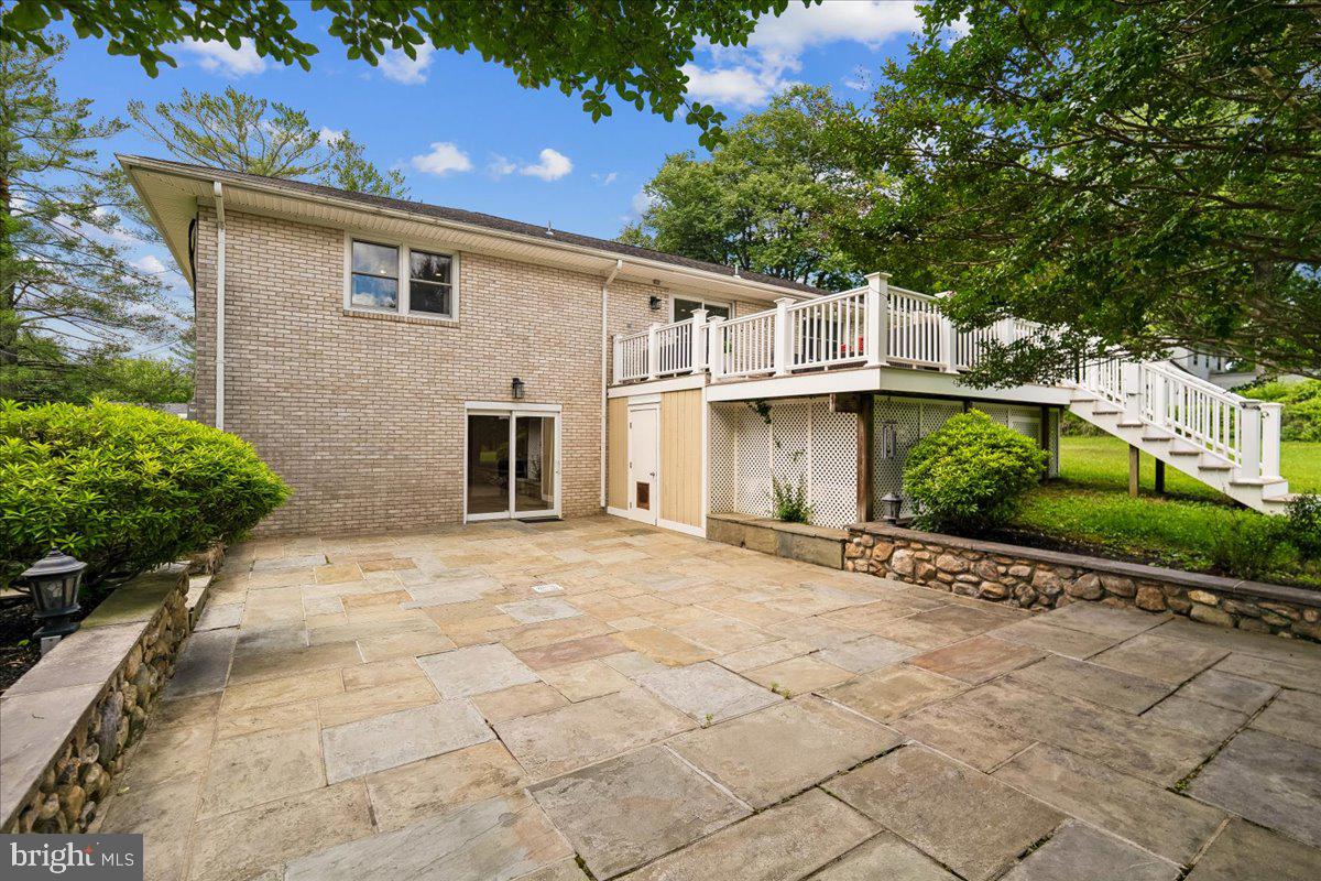 COLESVILLE OUTSIDE - Residential