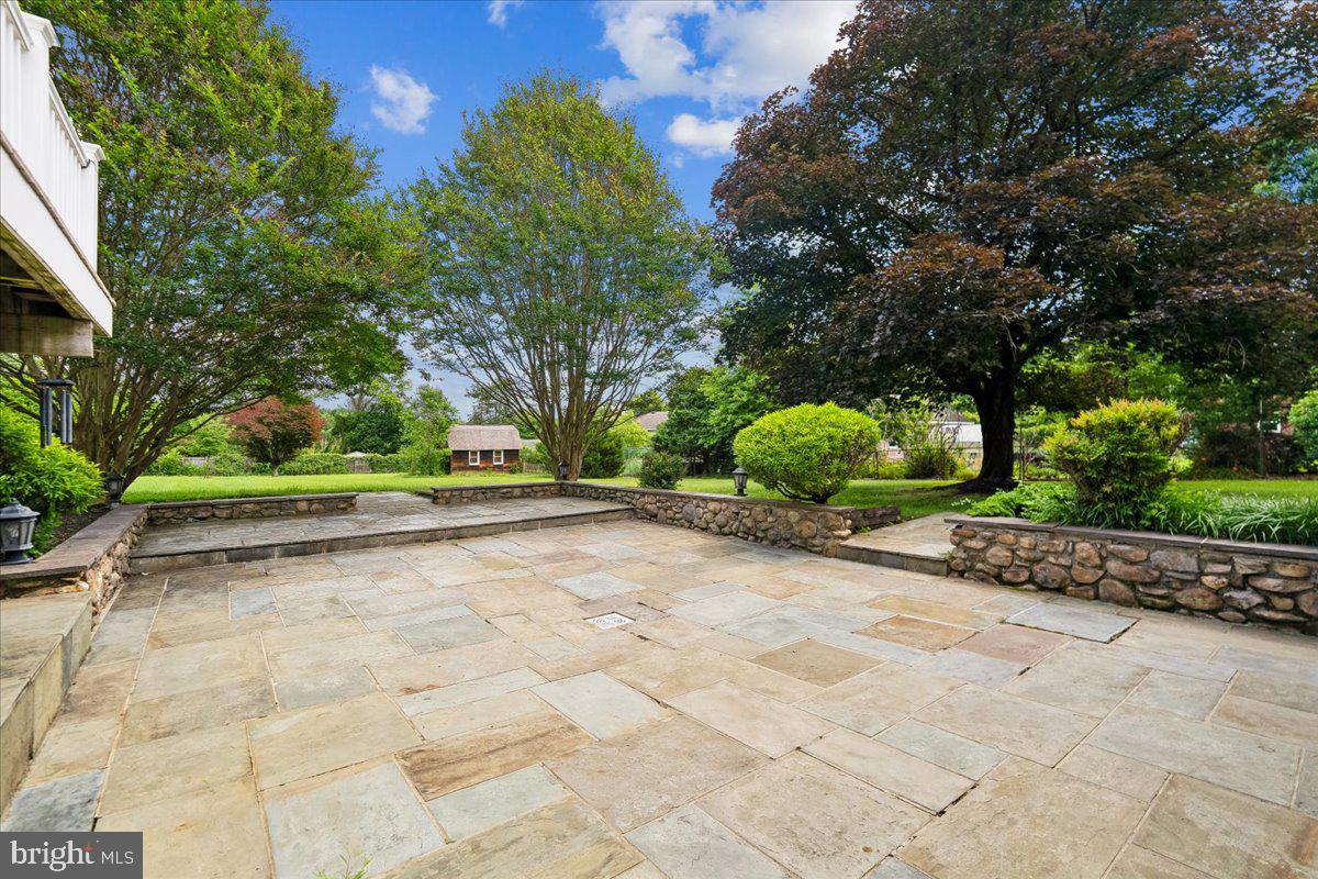 COLESVILLE OUTSIDE - Residential