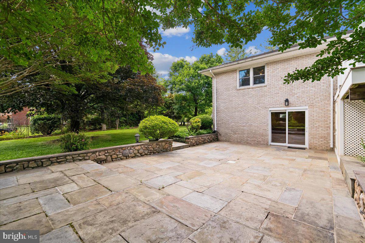 COLESVILLE OUTSIDE - Residential
