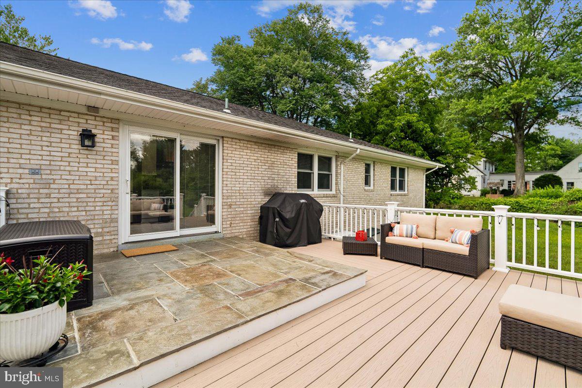 COLESVILLE OUTSIDE - Residential