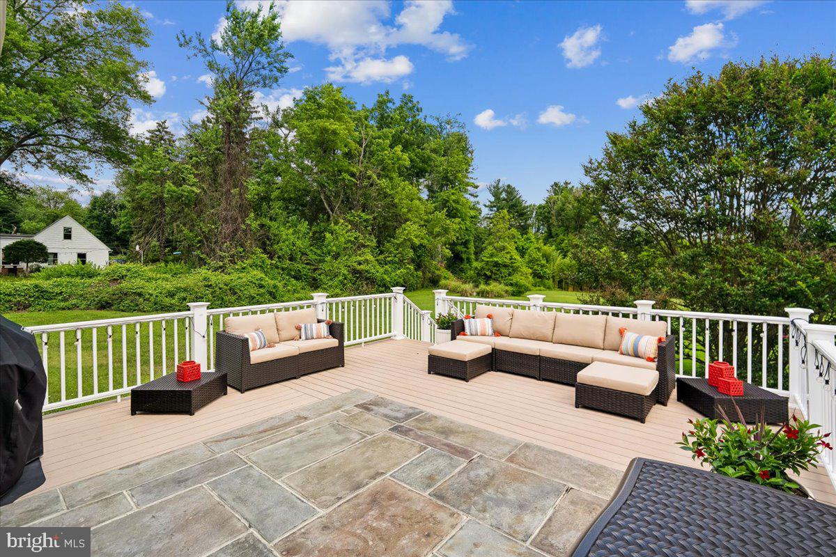 COLESVILLE OUTSIDE - Residential