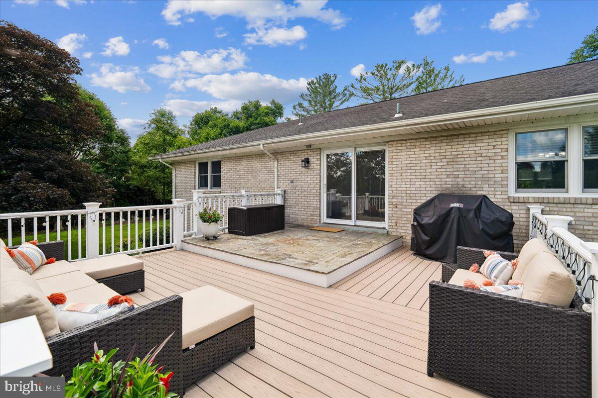 COLESVILLE OUTSIDE - Residential