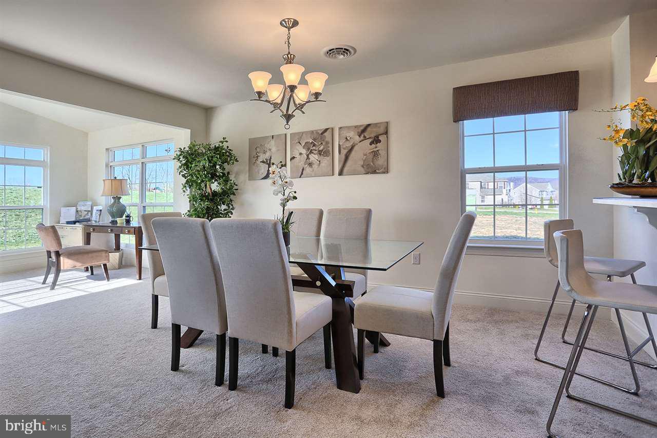 WINDY HEIGHTS - Residential