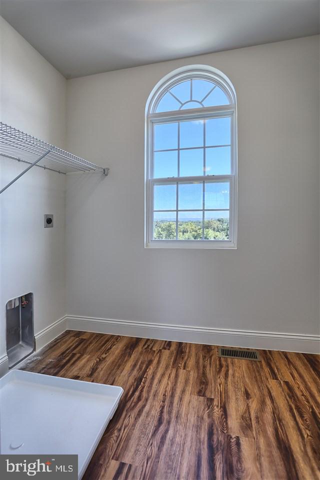 WINDY HEIGHTS - Residential