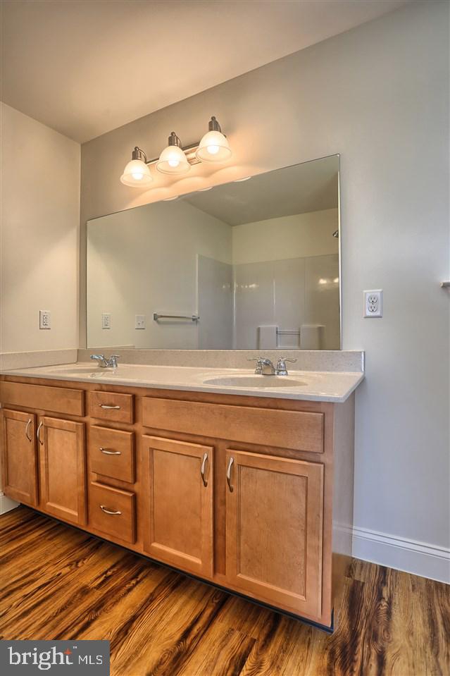 WINDY HEIGHTS - Residential