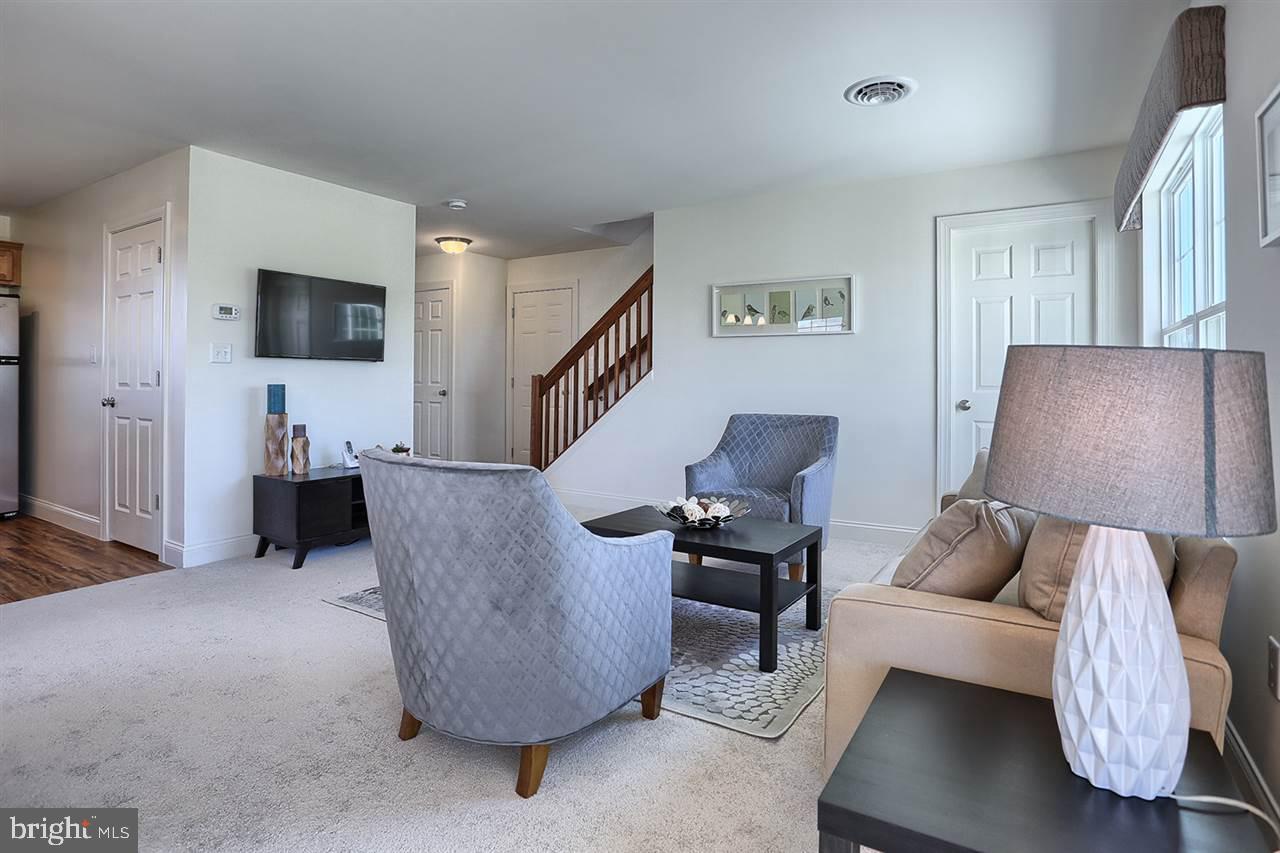 WINDY HEIGHTS - Residential