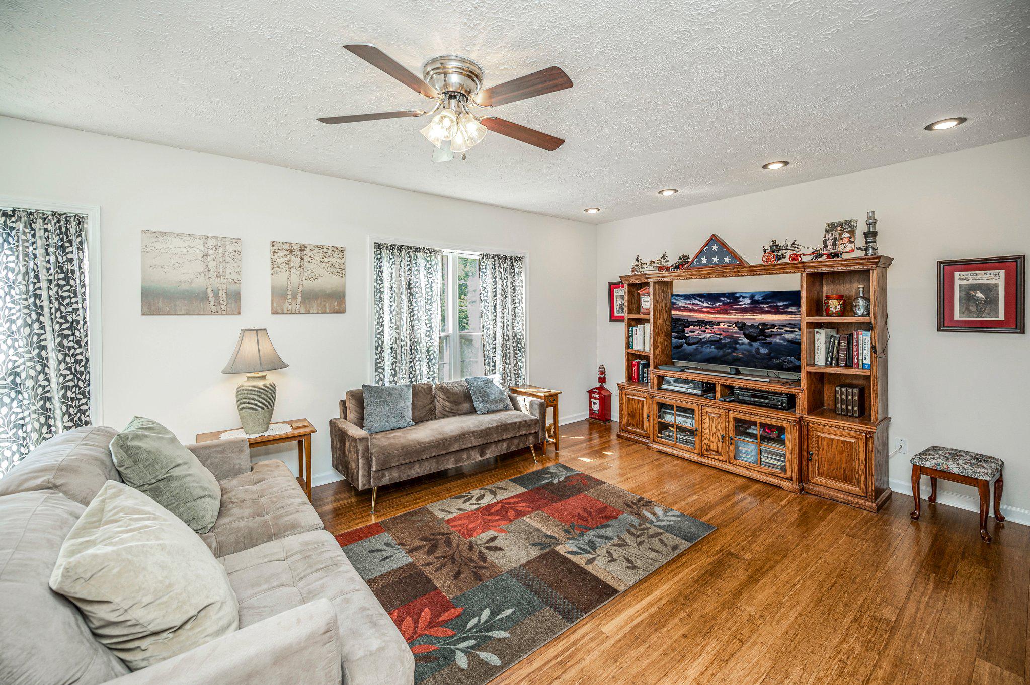 HICKORY CREEK ACRES - Residential