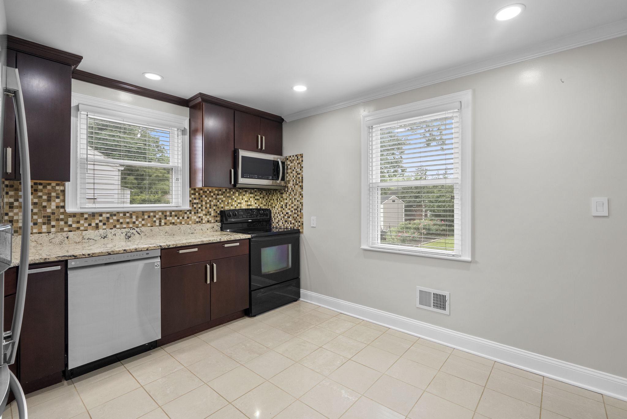WHEATON HILLS - Residential