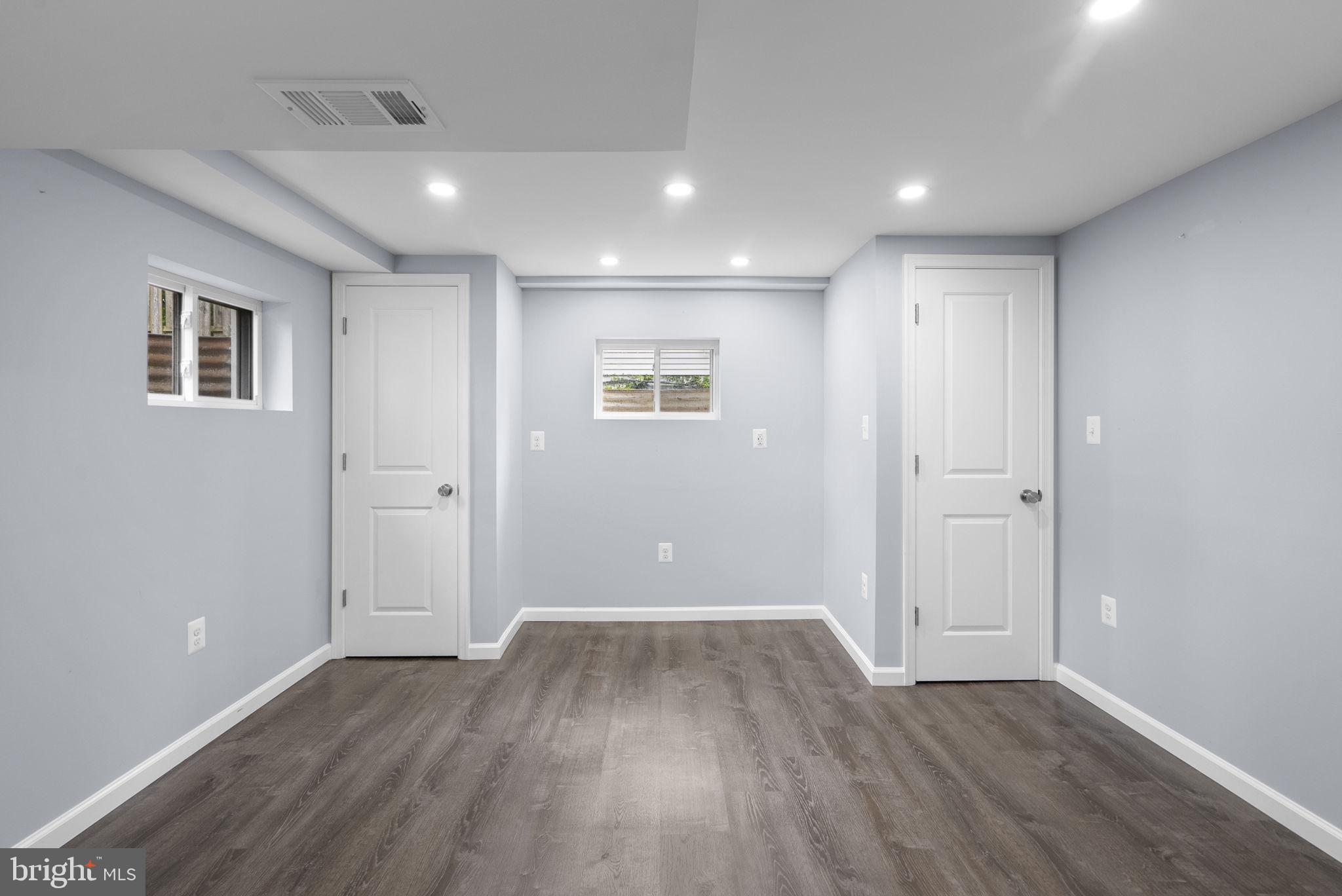 WHEATON HILLS - Residential