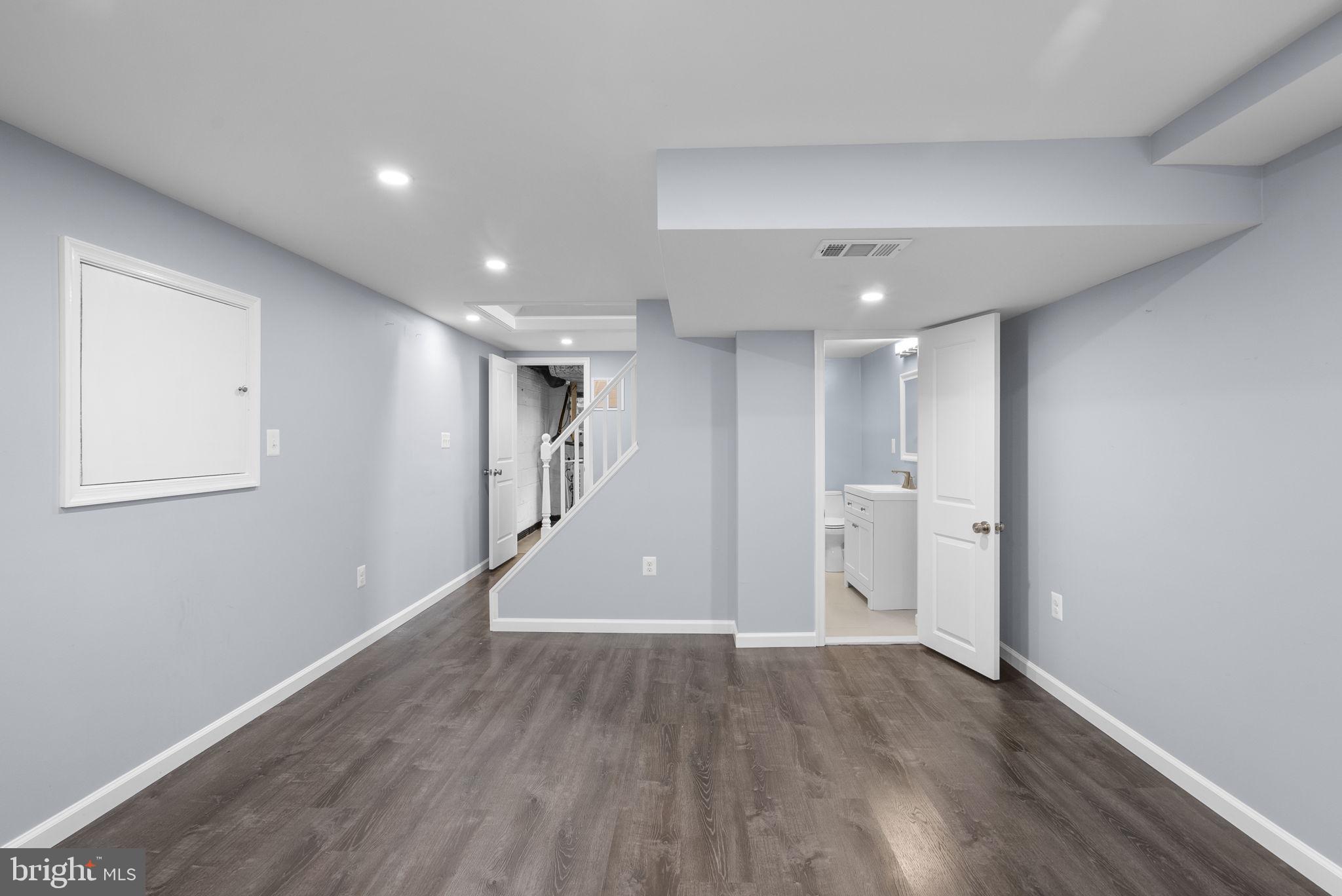 WHEATON HILLS - Residential