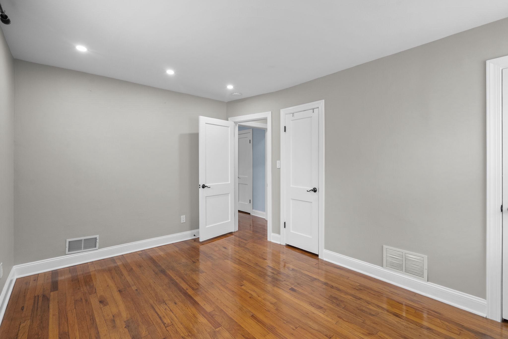 WHEATON HILLS - Residential