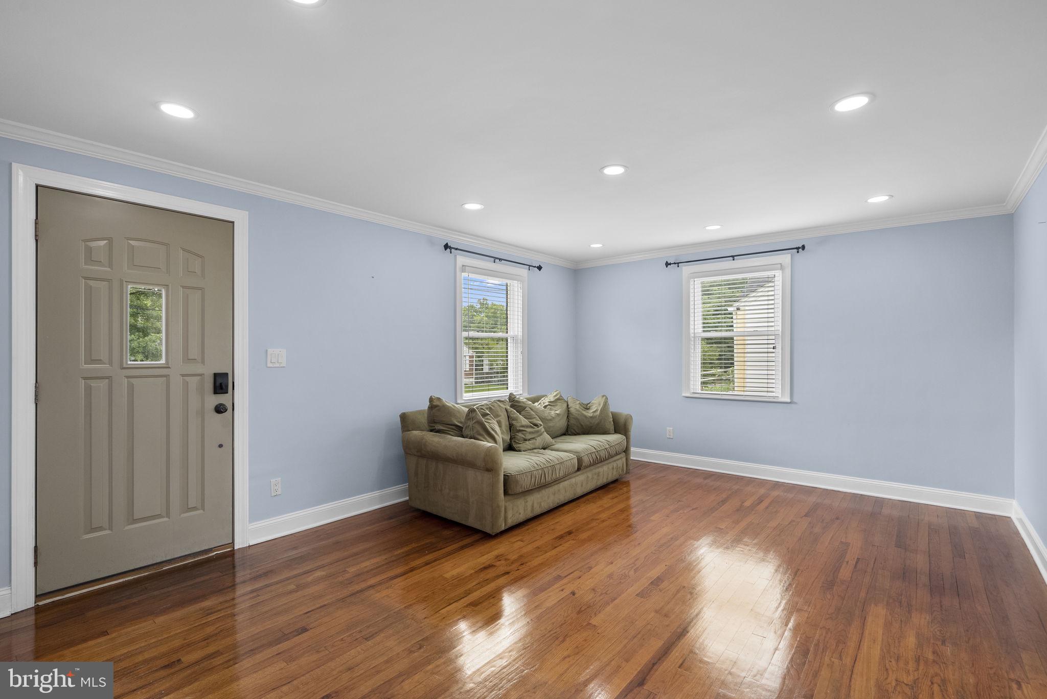 WHEATON HILLS - Residential